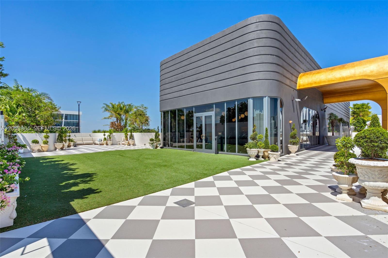 2700 NW 2nd Avenue