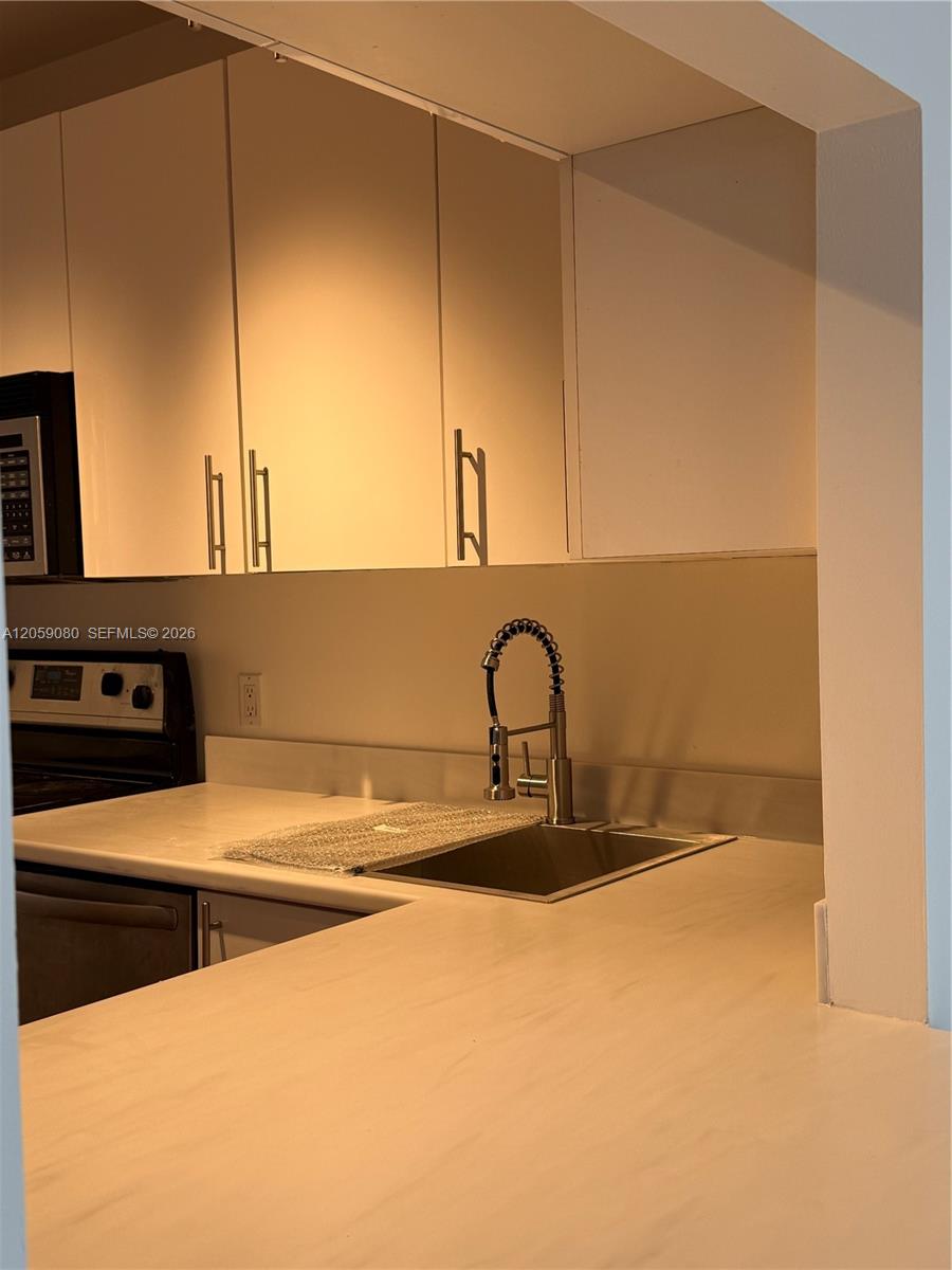 1455 N Treasure Drive gallery image #18