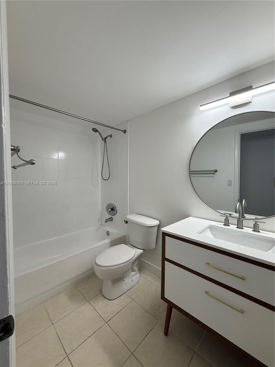 1455 N Treasure Drive gallery image #20