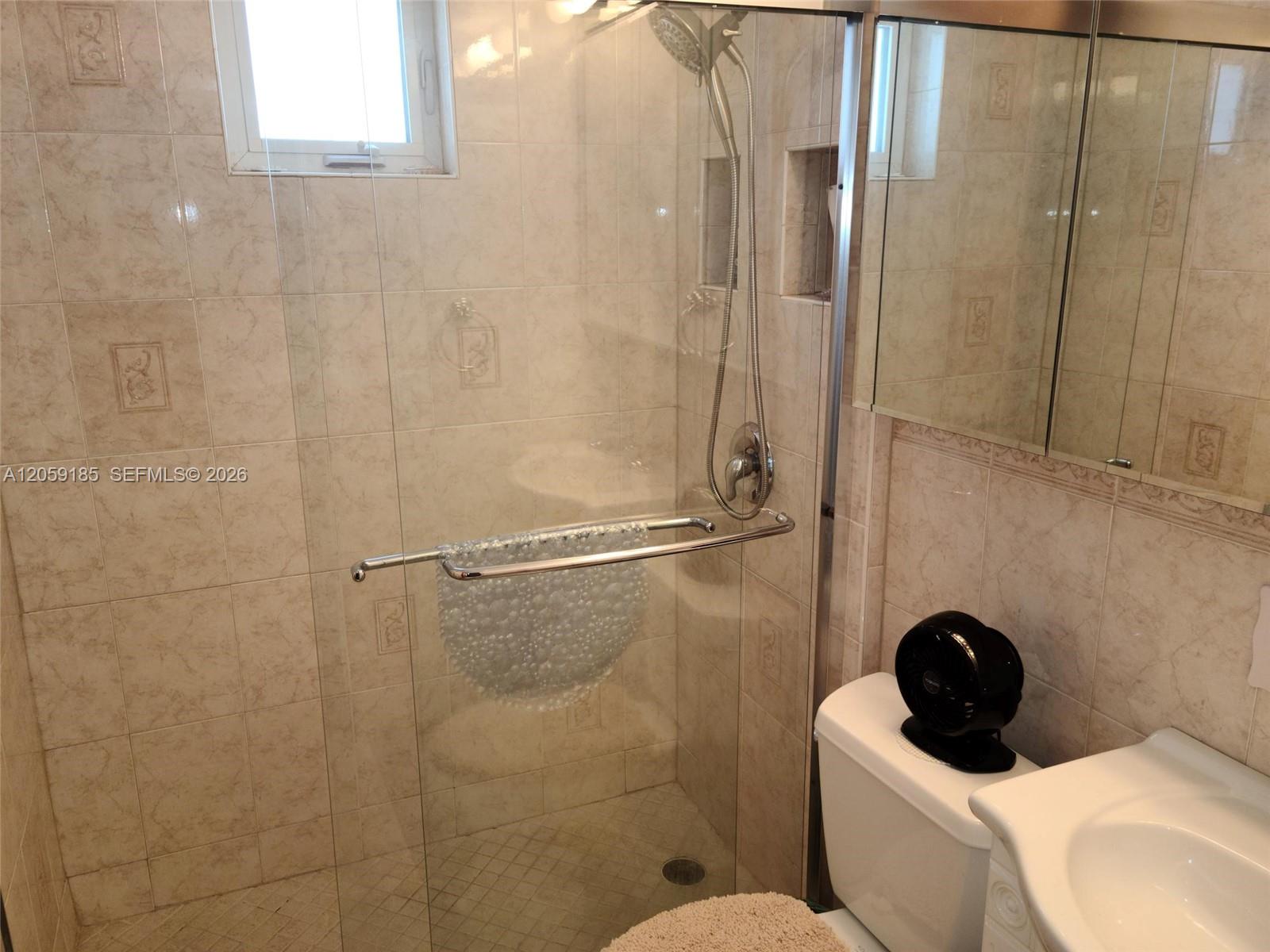 3401 NE 10th Street