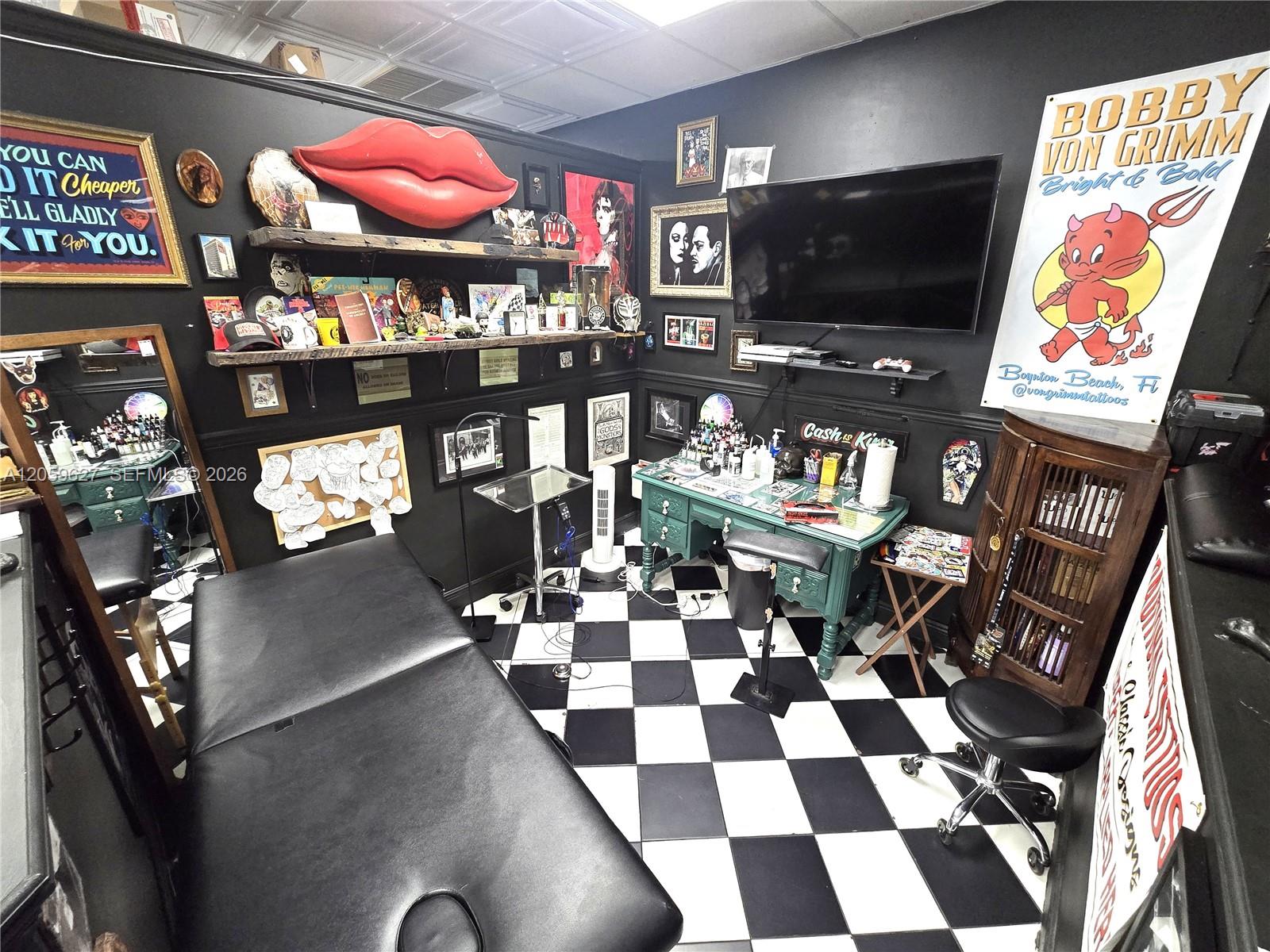 4953 Le Chalet Boulevard gallery image #12