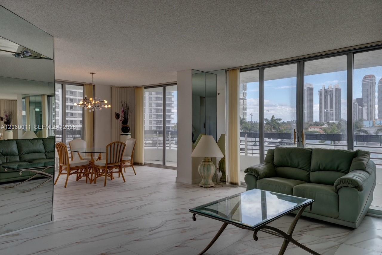 3600 Mystic Pointe Drive