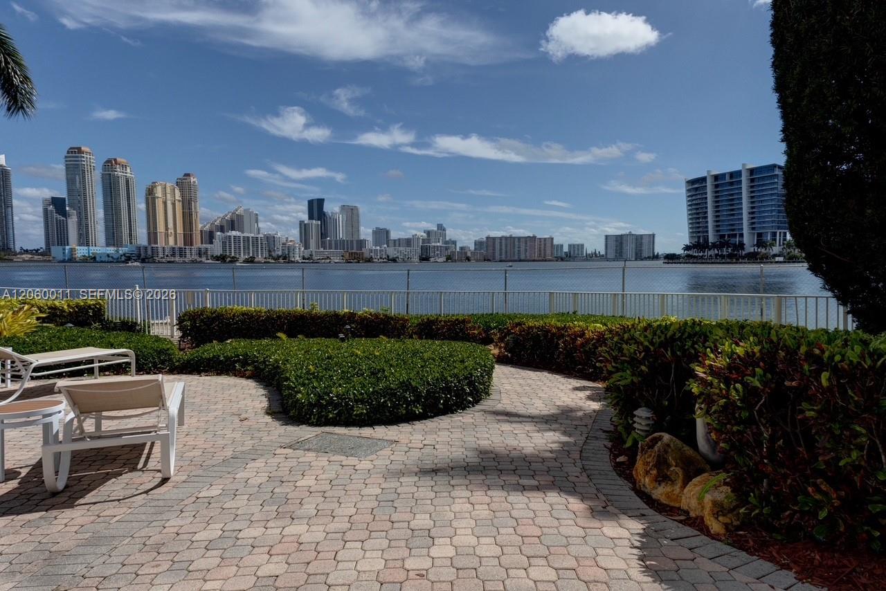 3600 Mystic Pointe Drive