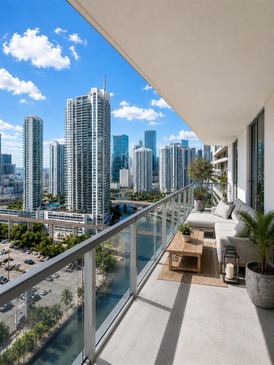 185 SW 7th Street