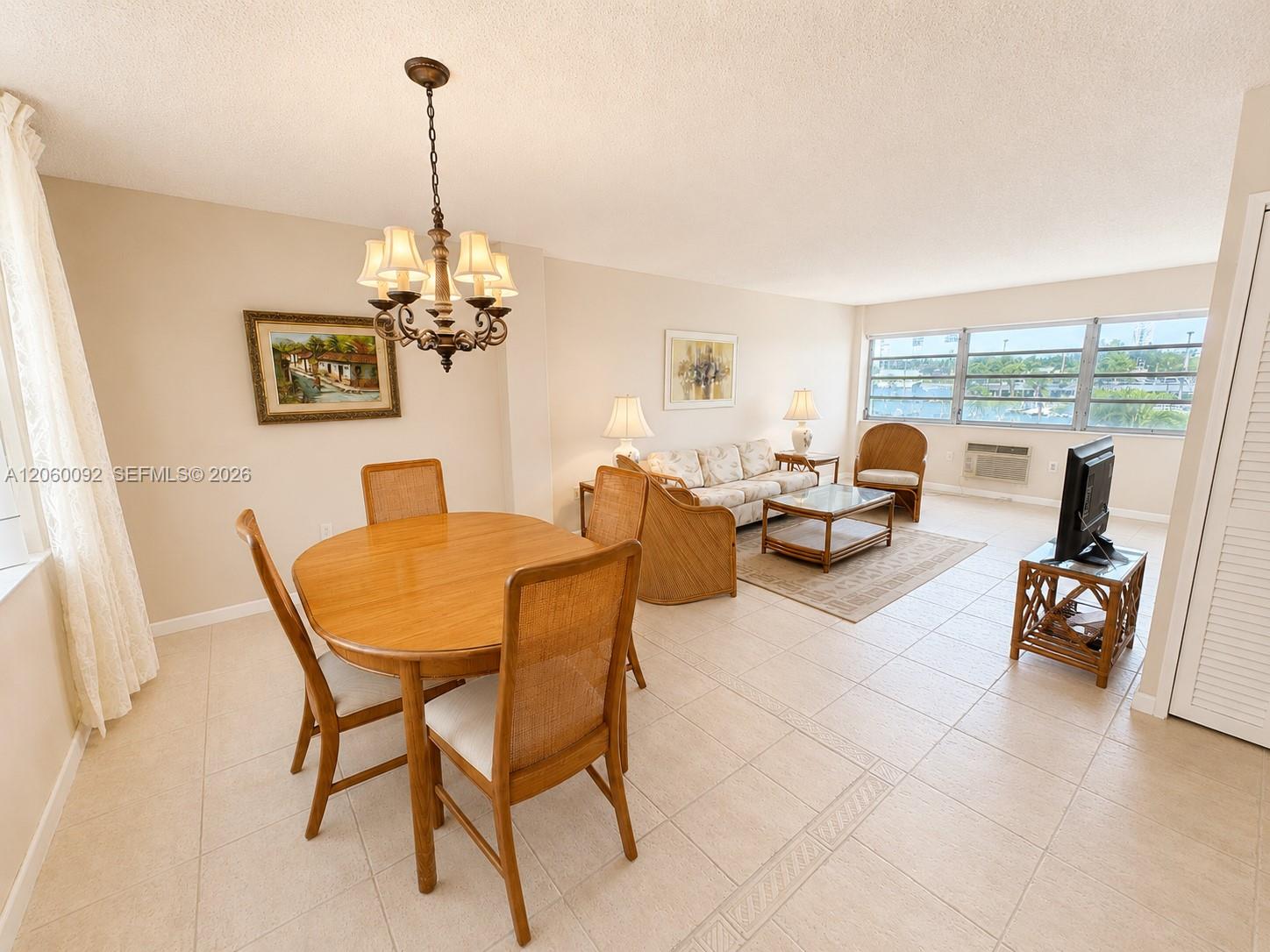 220 Kings Point Drive