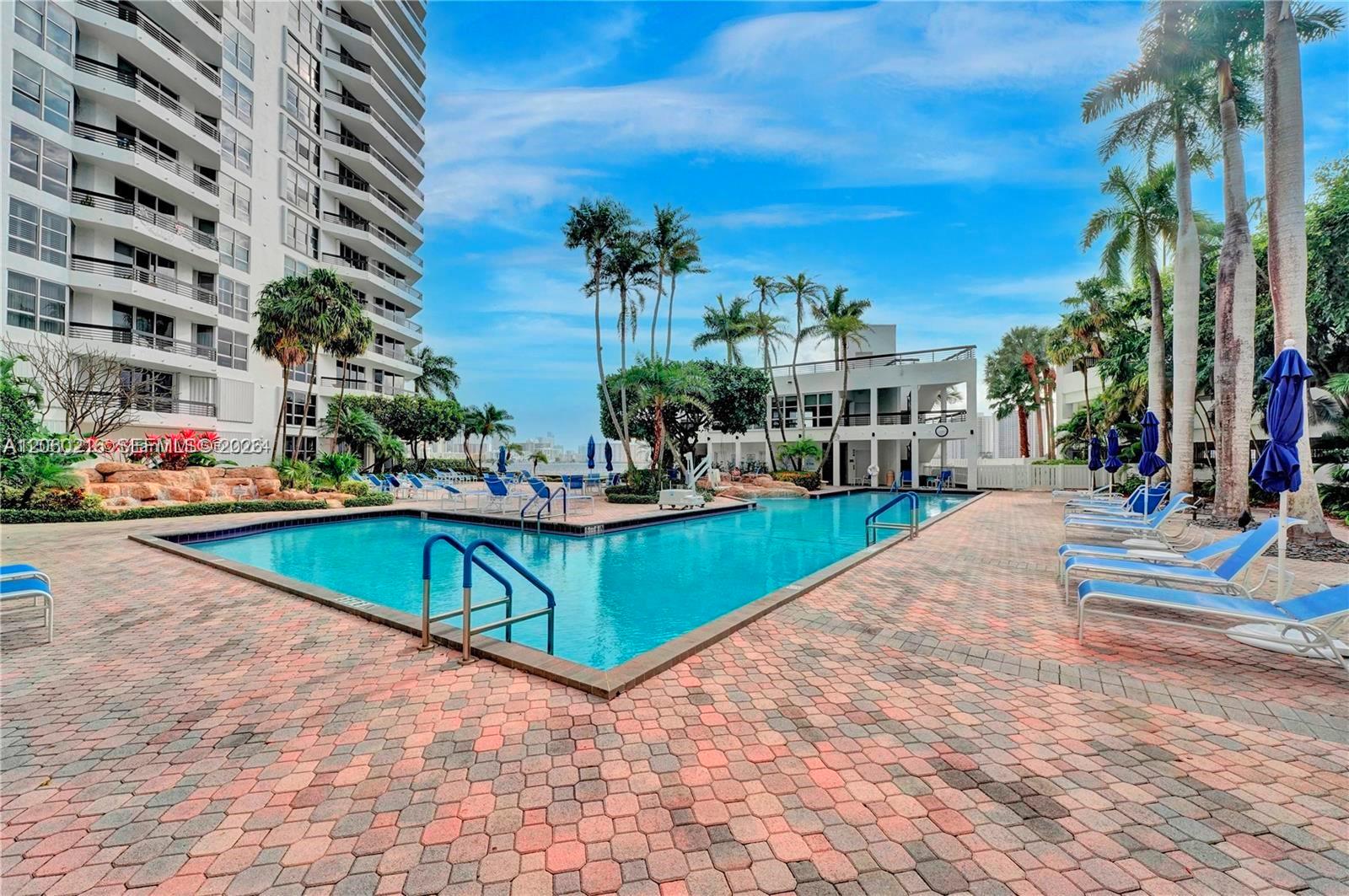 3600 Mystic Pointe Drive