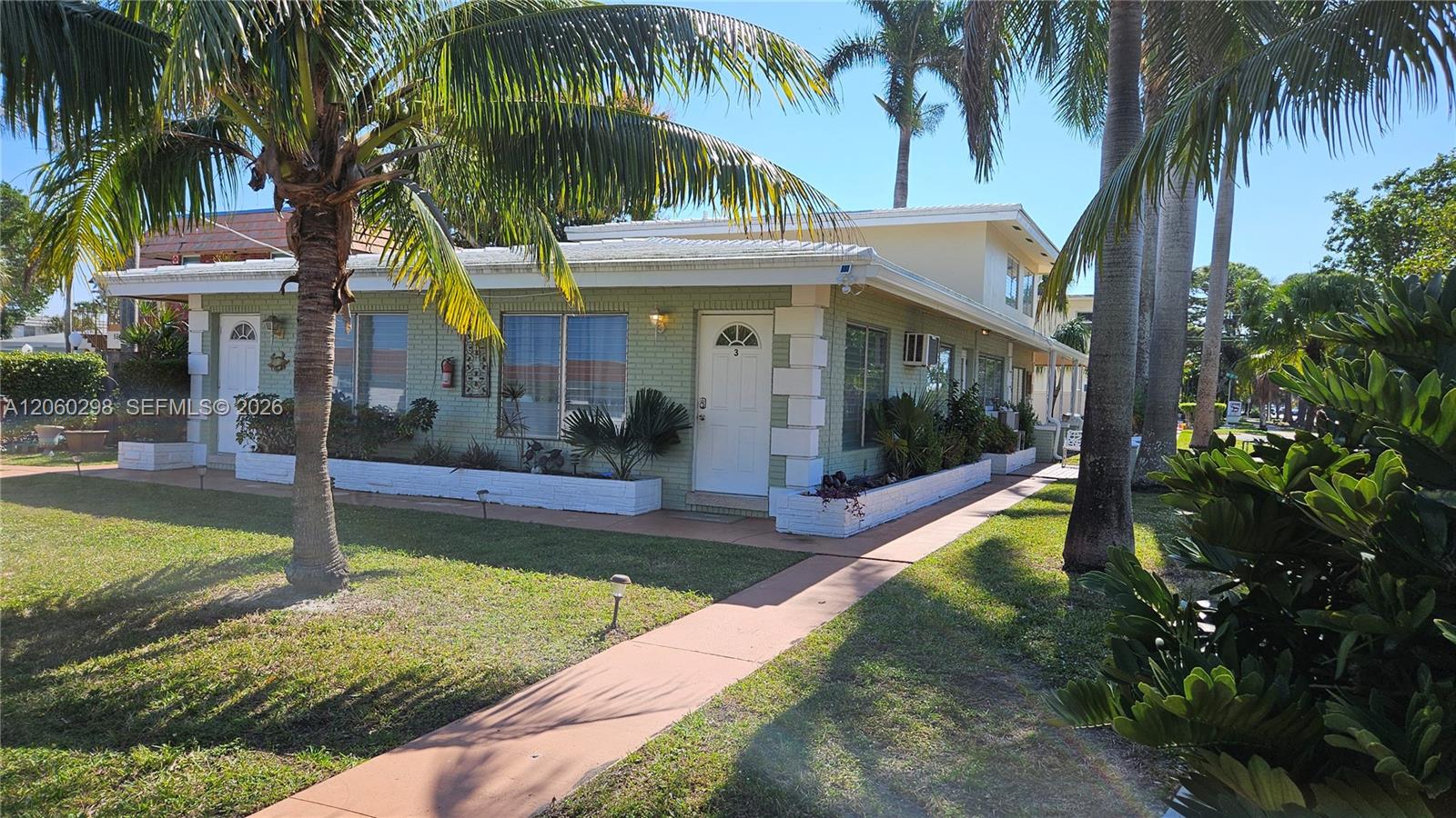 220 SE 12th Avenue