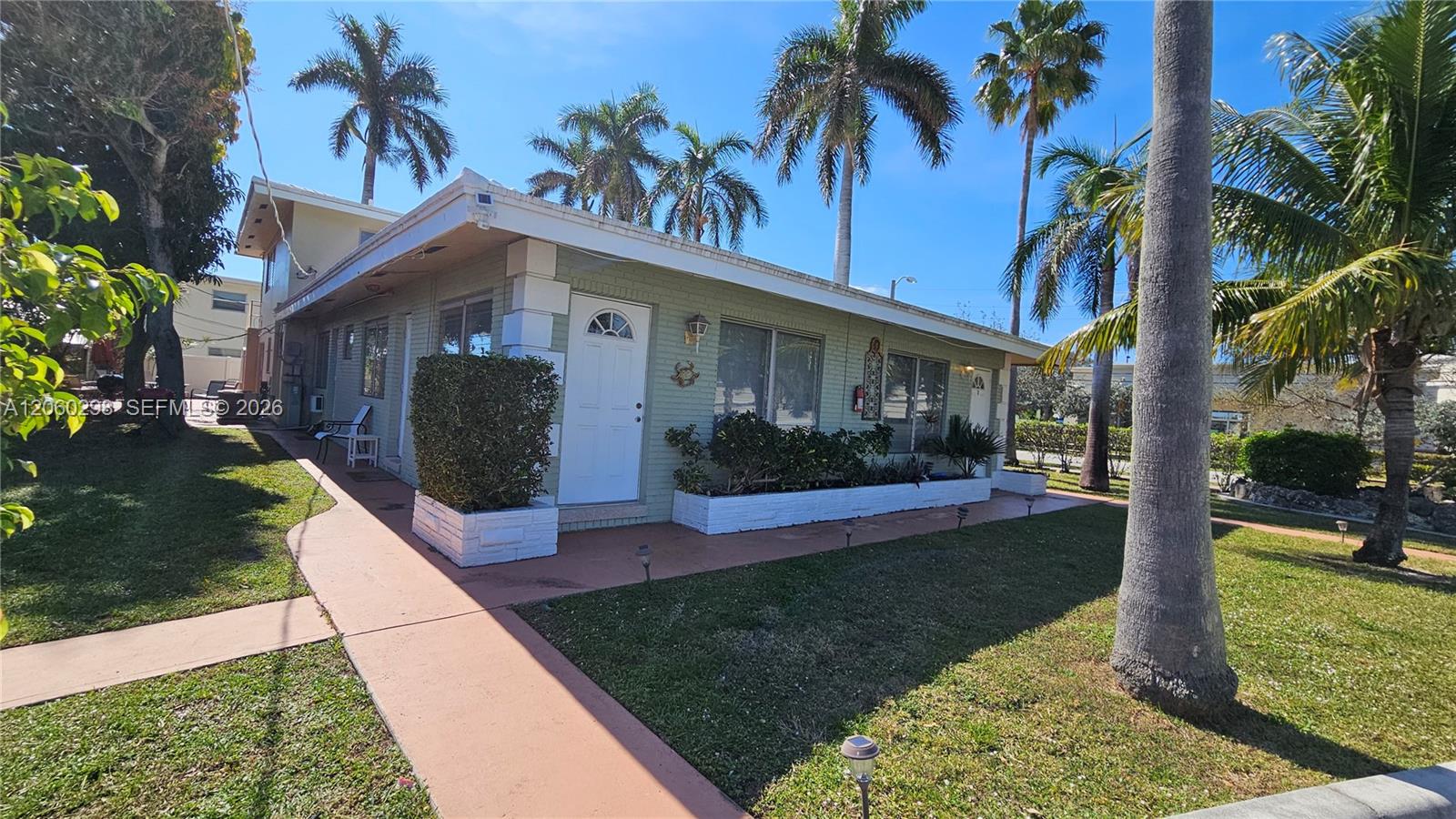 220 SE 12th Avenue