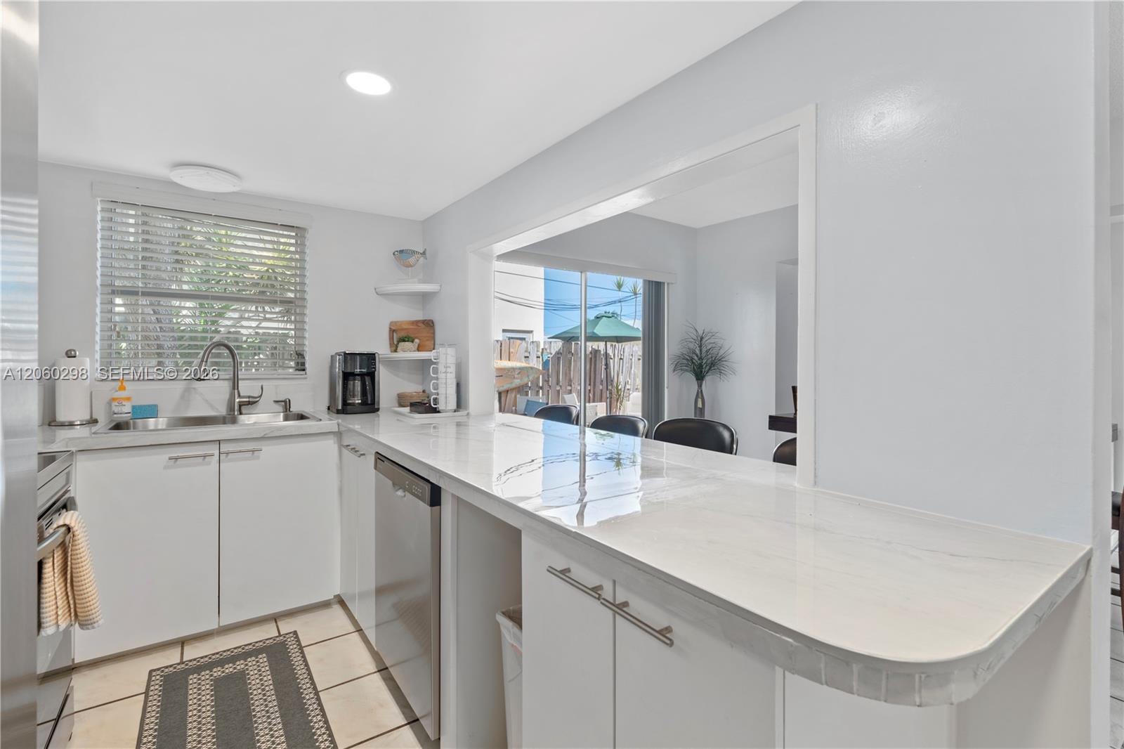 220 SE 12th Avenue