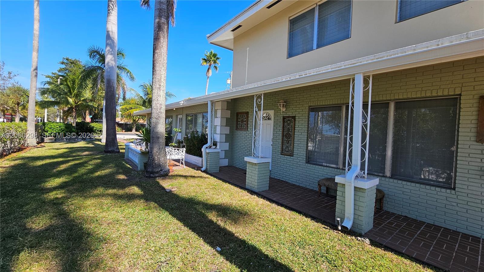 220 SE 12th Avenue