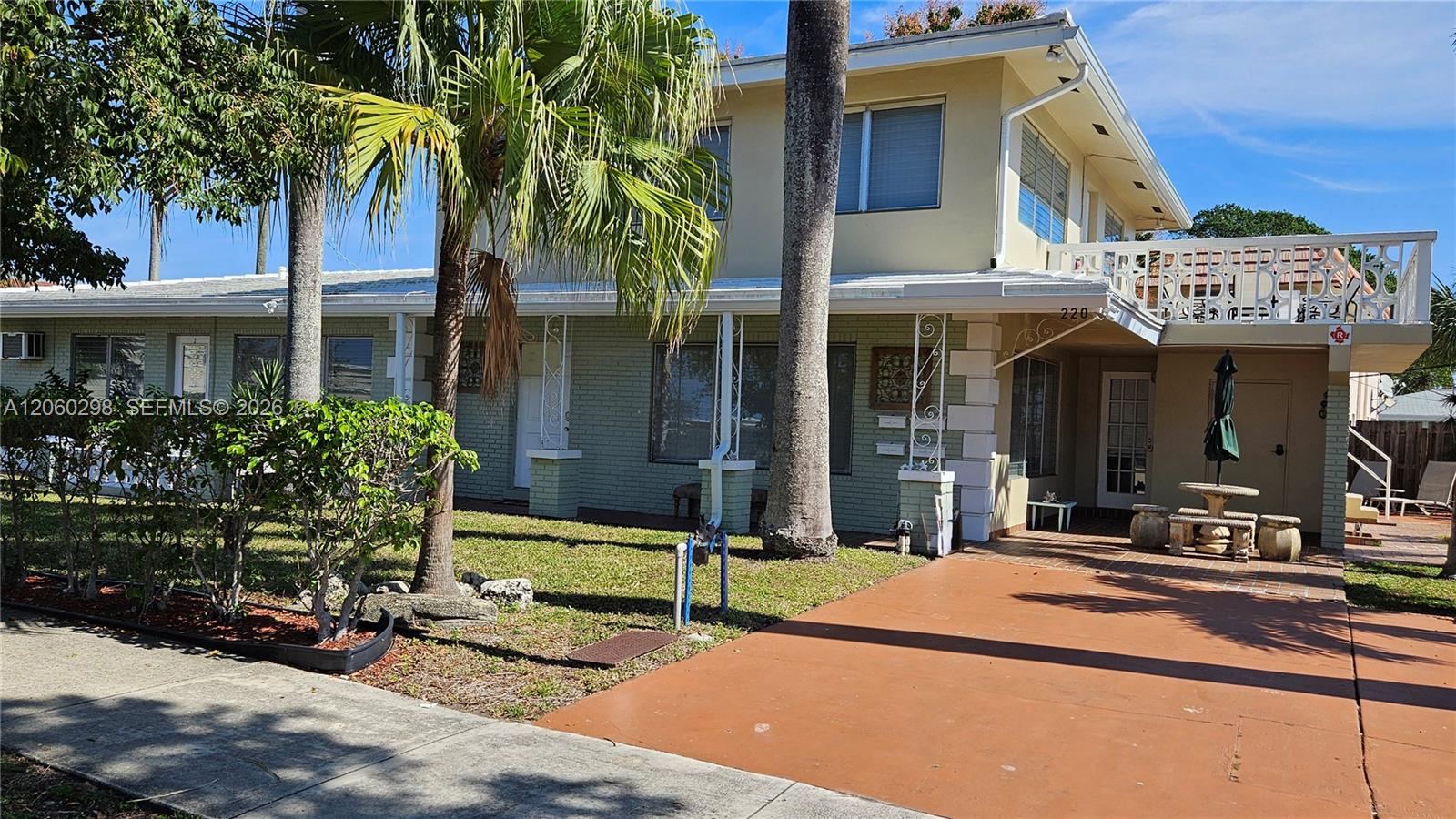 220 SE 12th Avenue