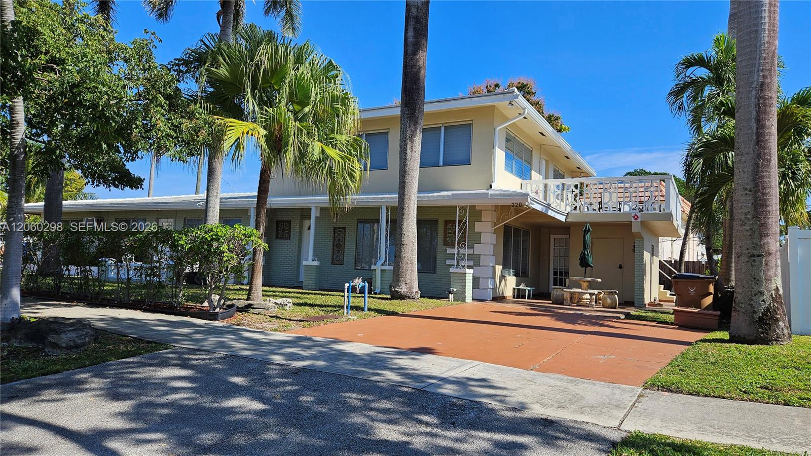 220 SE 12th Avenue