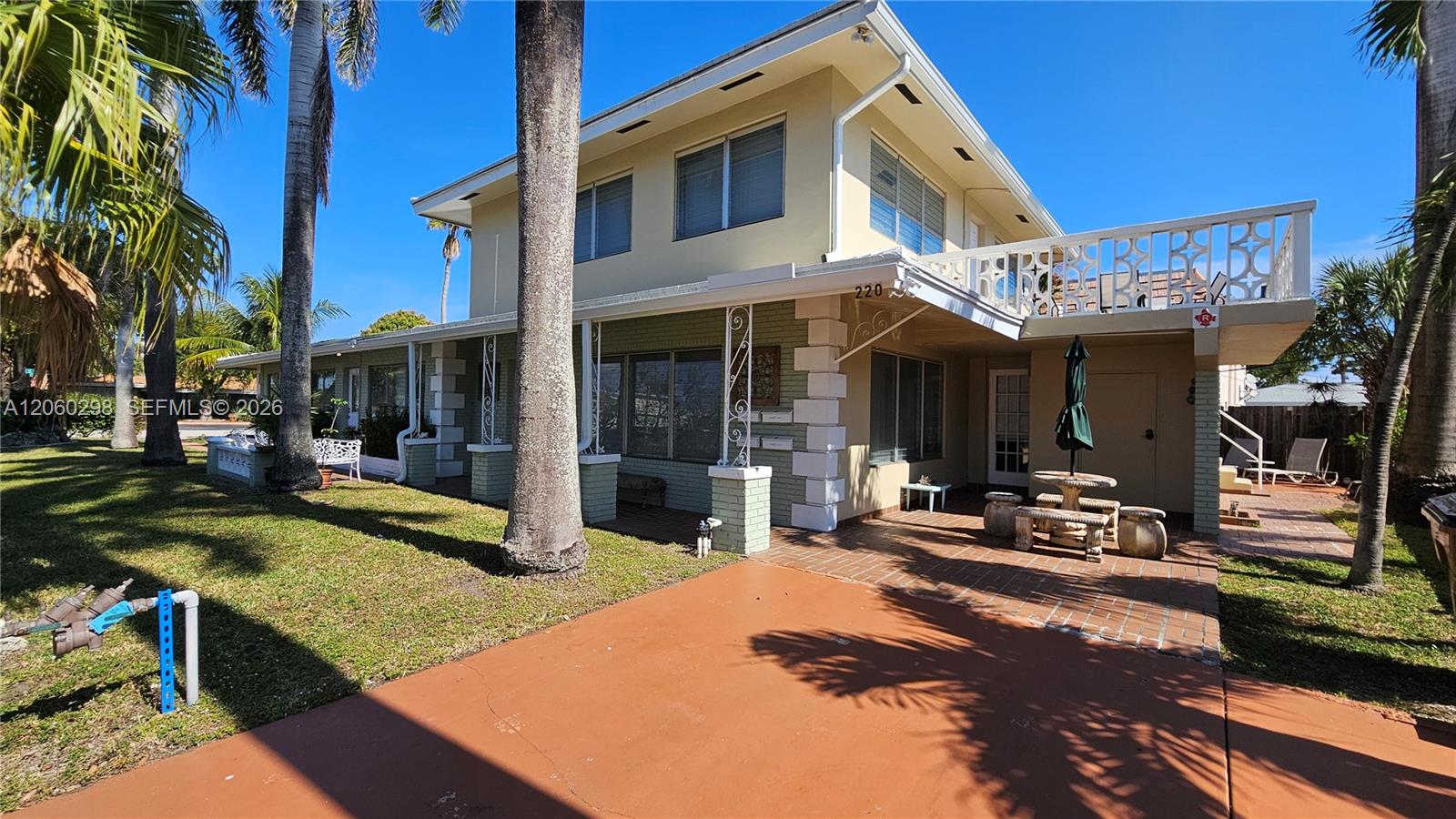 220 SE 12th Avenue