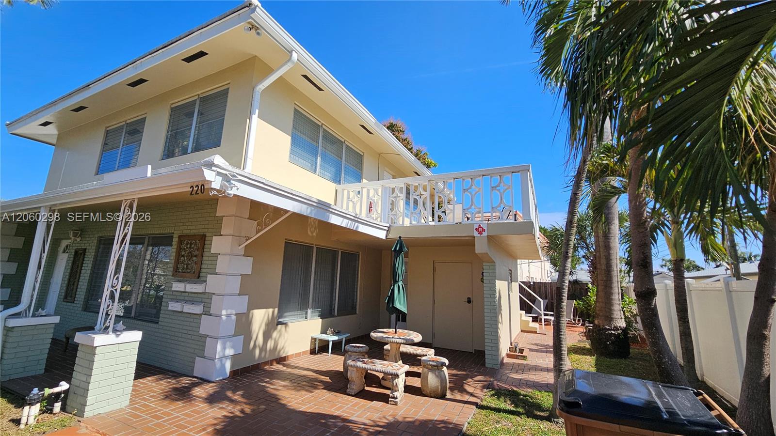 220 SE 12th Avenue