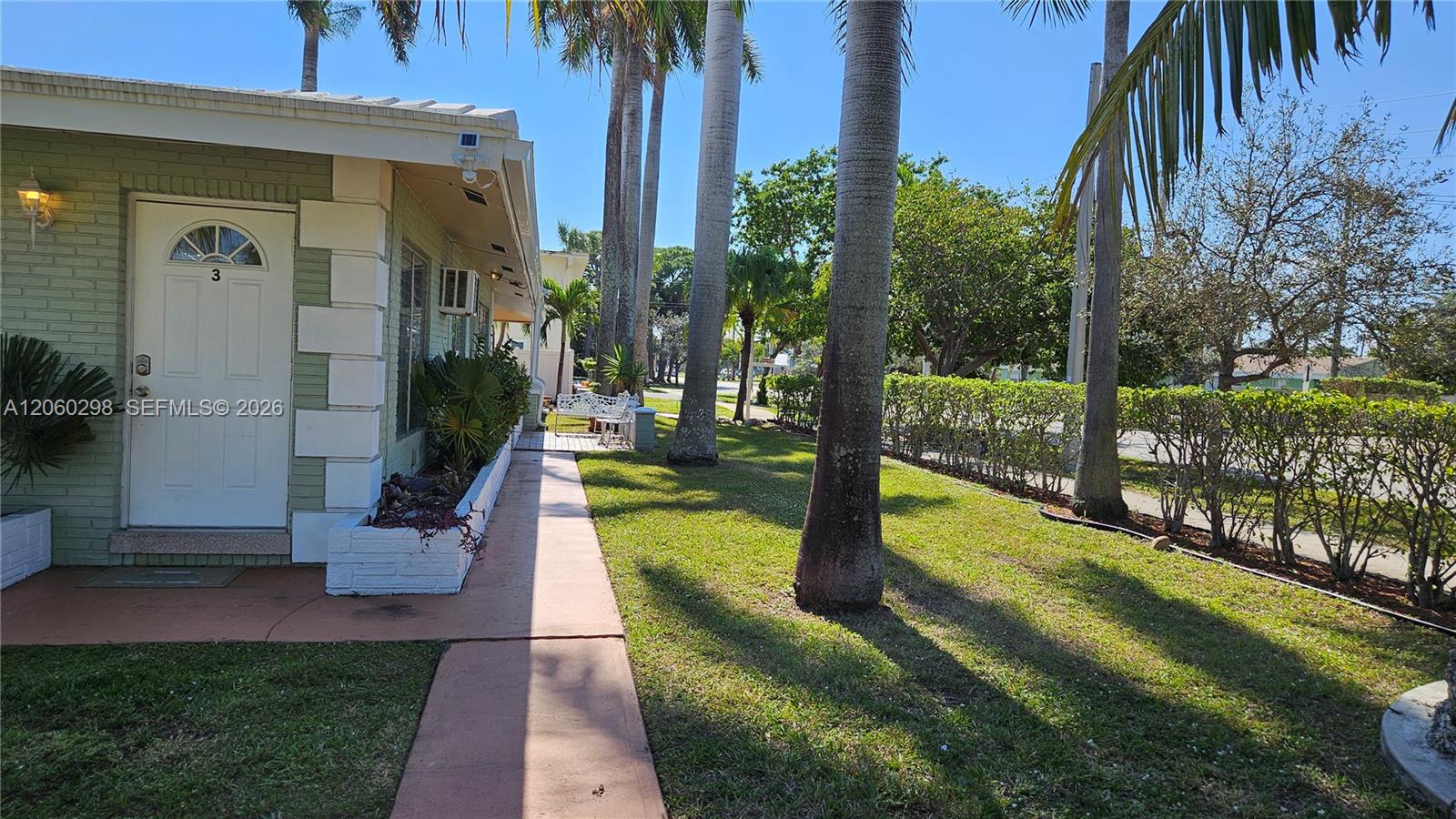 220 SE 12th Avenue