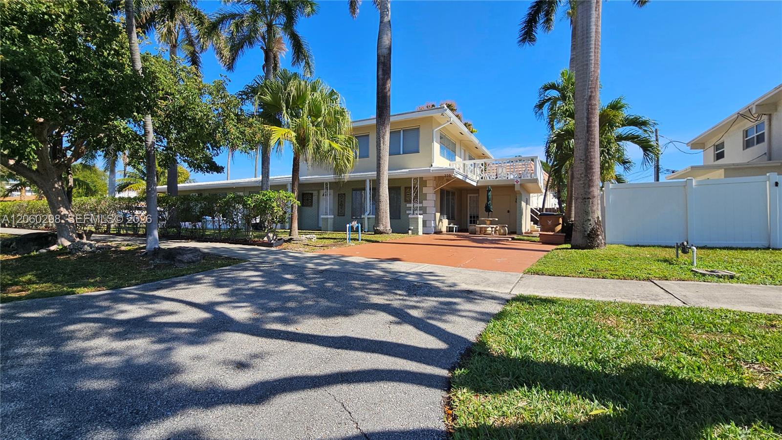 220 SE 12th Avenue