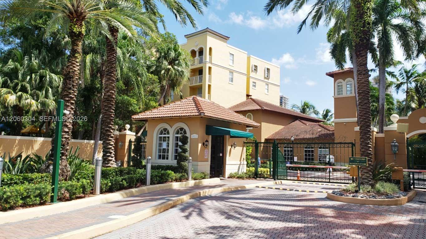 19801 E Country Club Drive