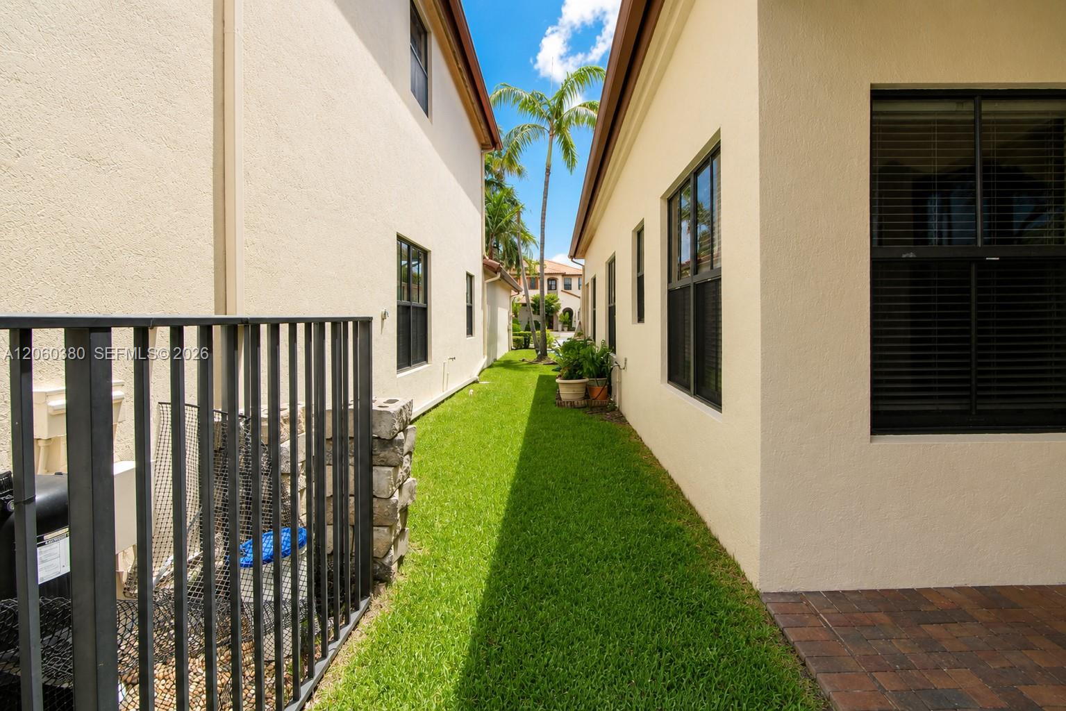 8514 NW 37th Court