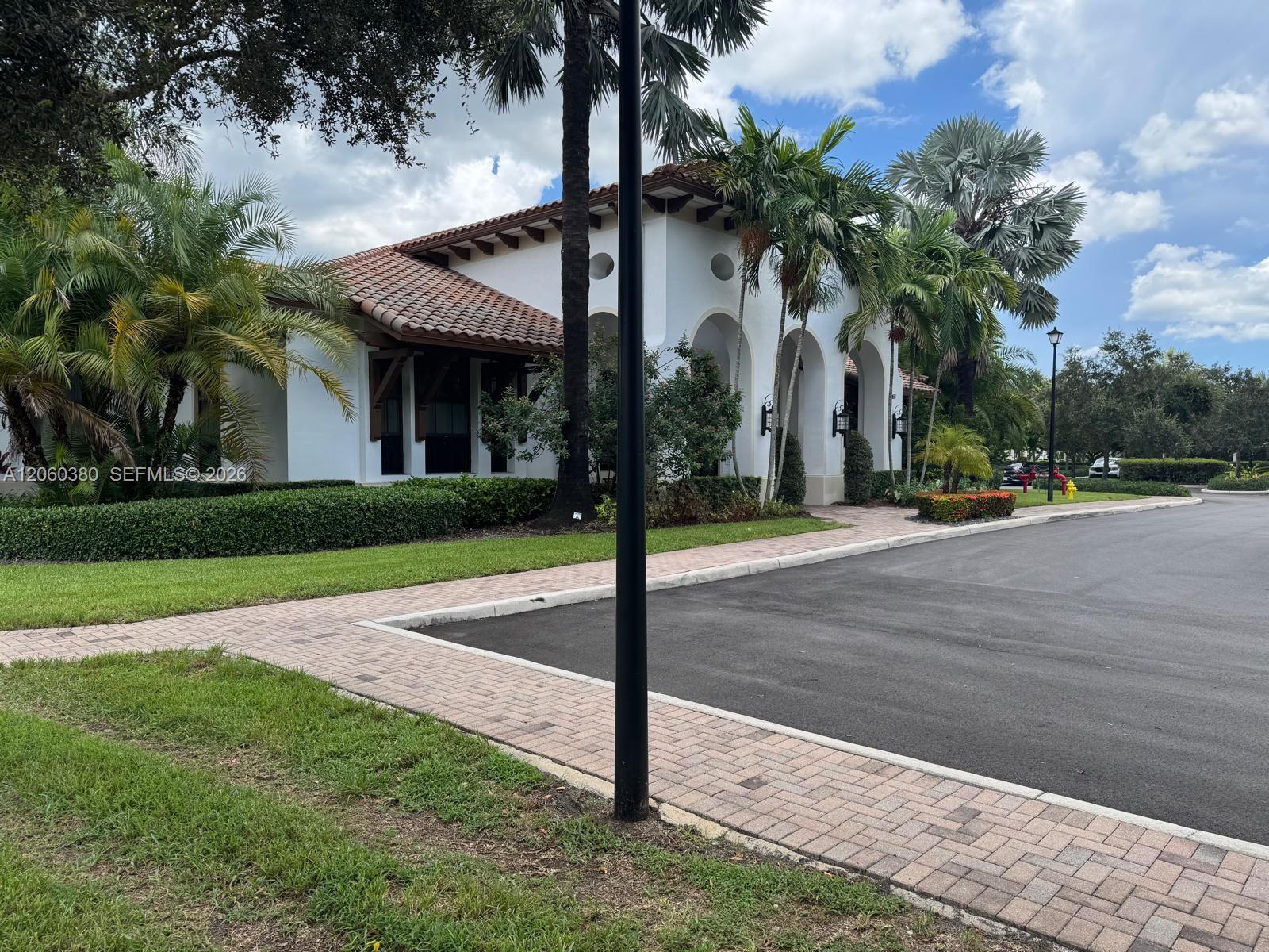 8514 NW 37th Court