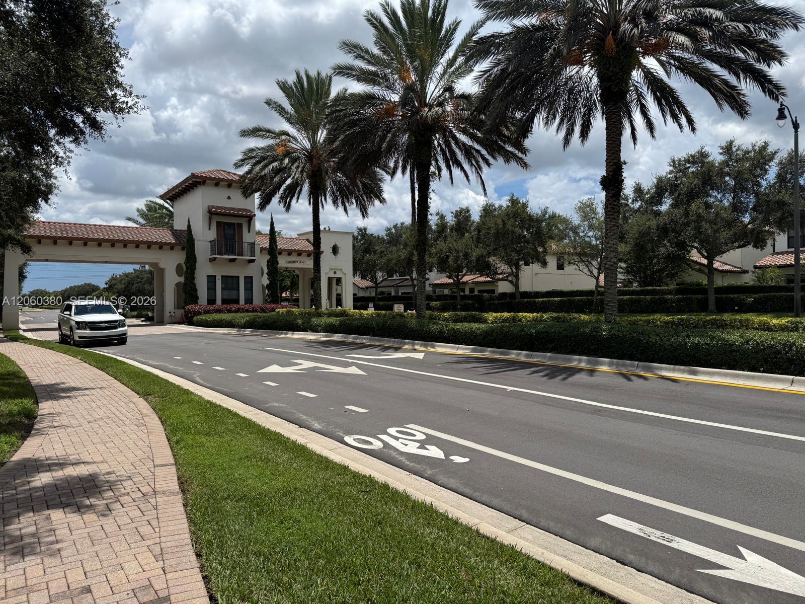 8514 NW 37th Court