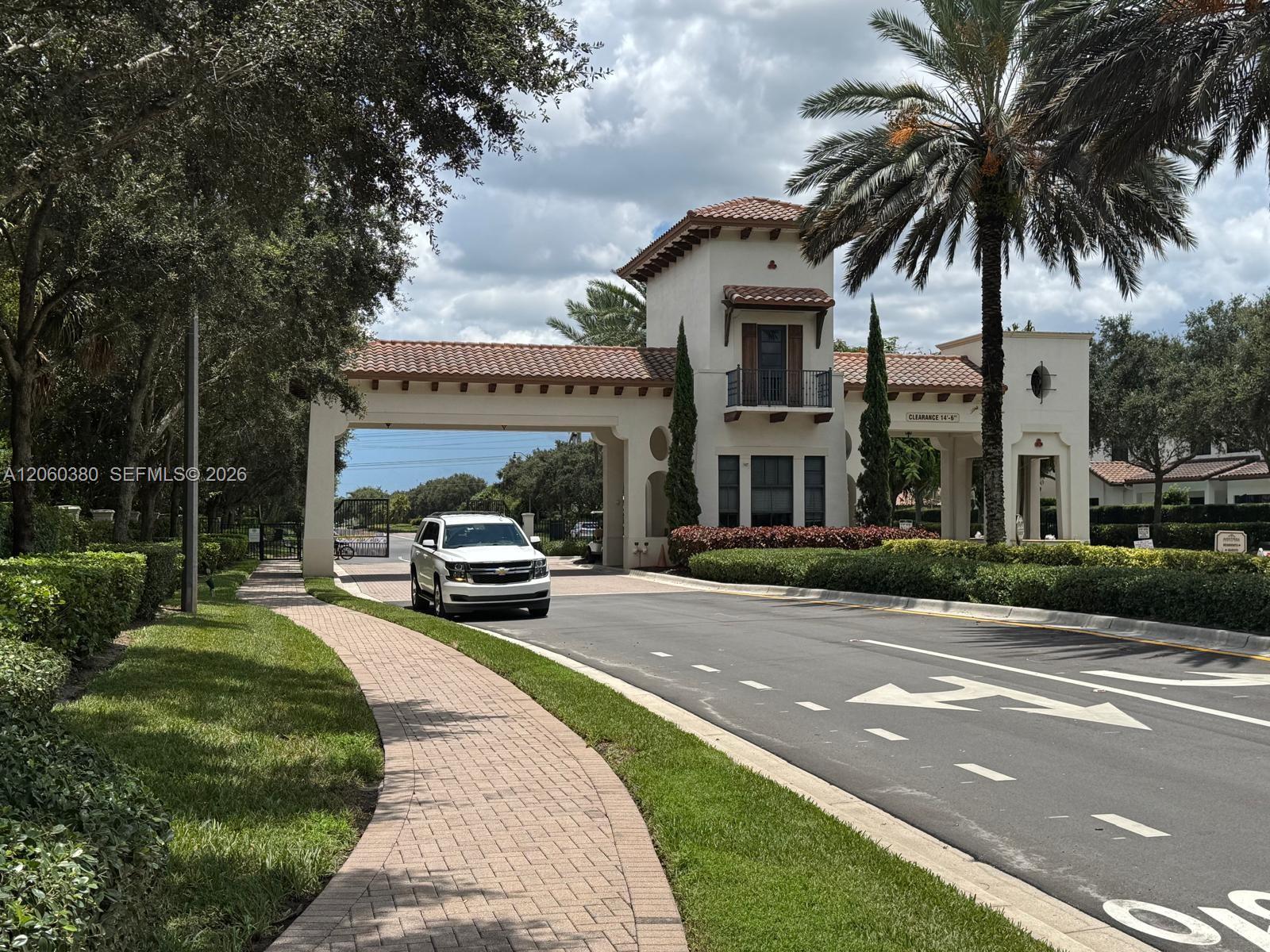 8514 NW 37th Court