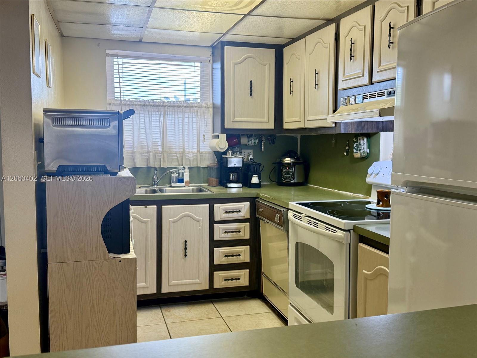 30 NW 87th Avenue