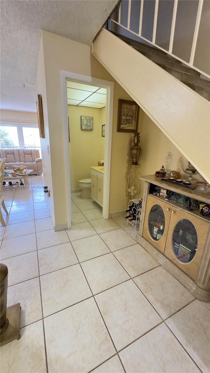 30 NW 87th Avenue