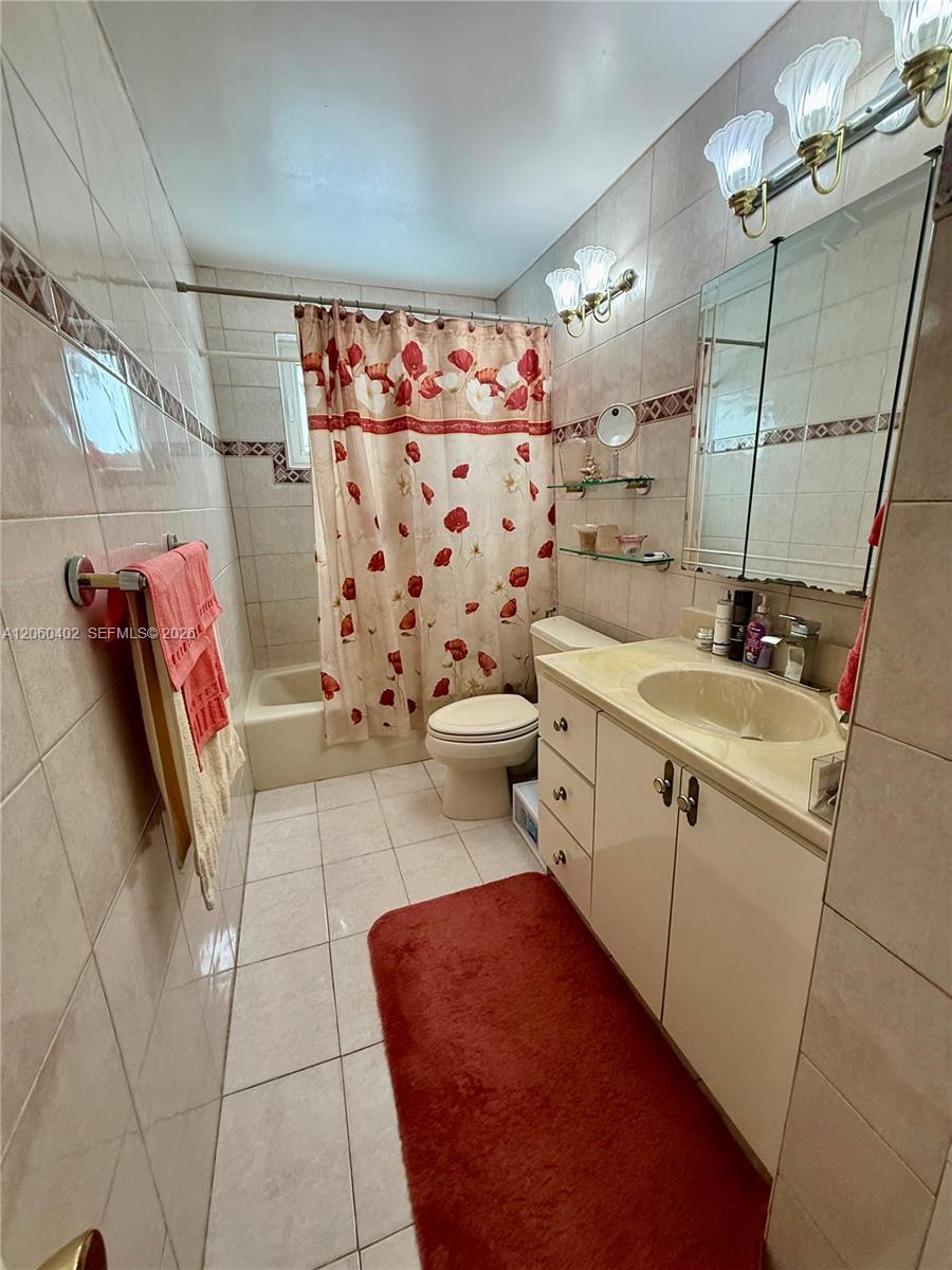 30 NW 87th Avenue