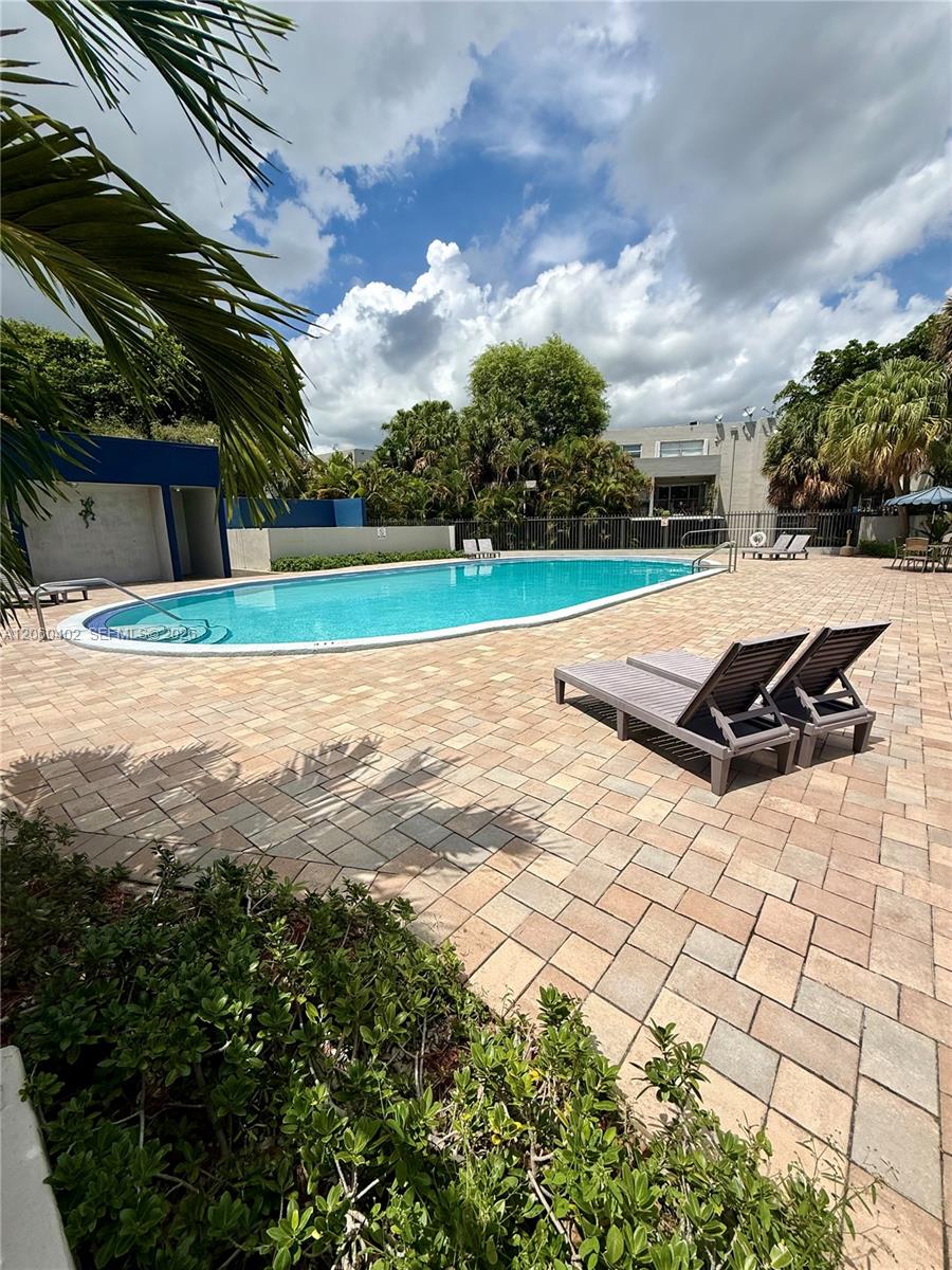 30 NW 87th Avenue
