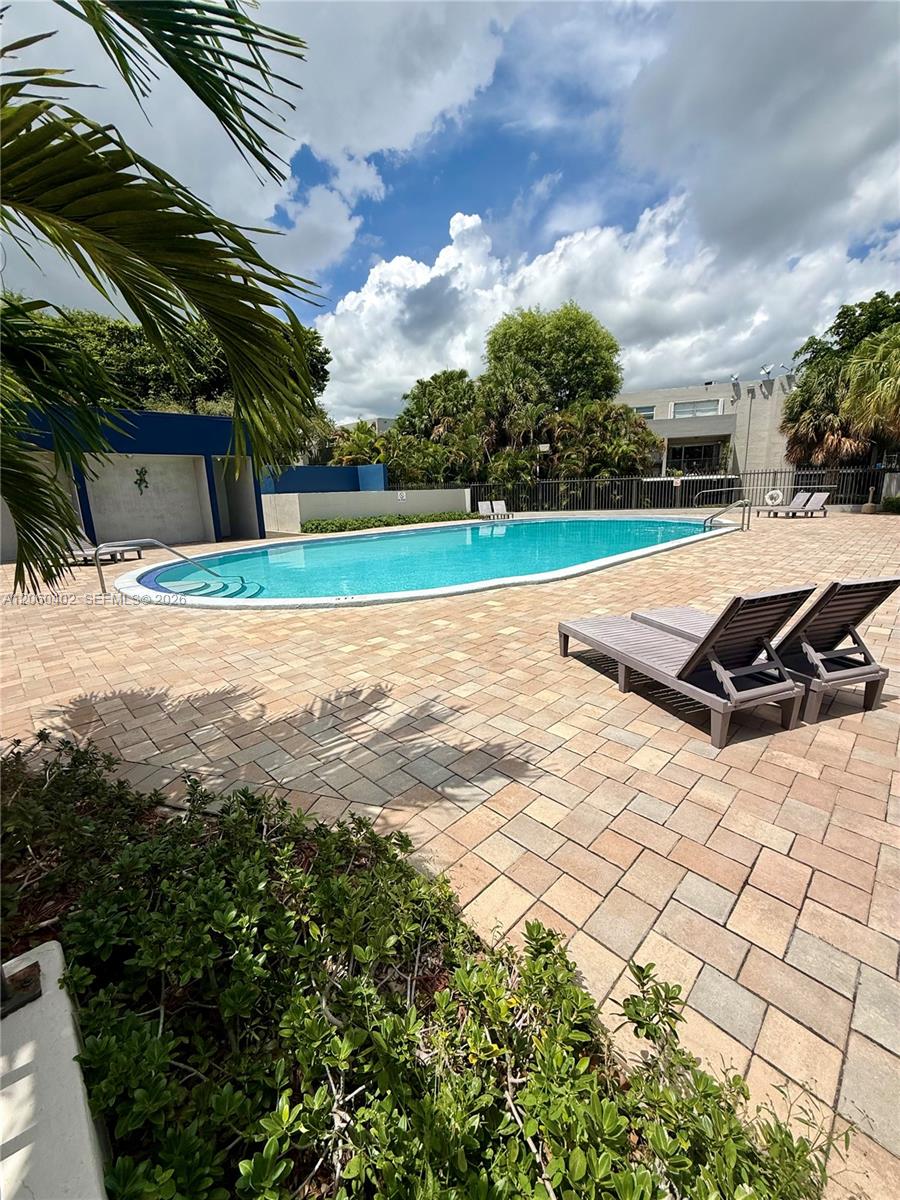 30 NW 87th Avenue