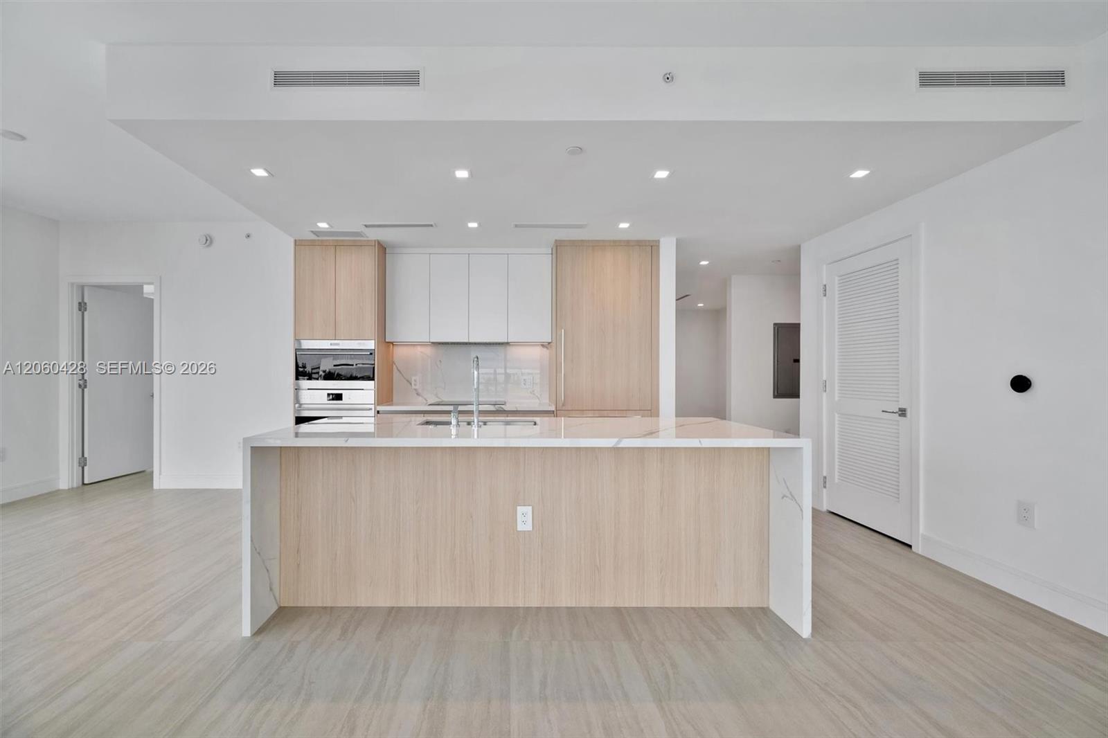 2411 Laguna Circle
