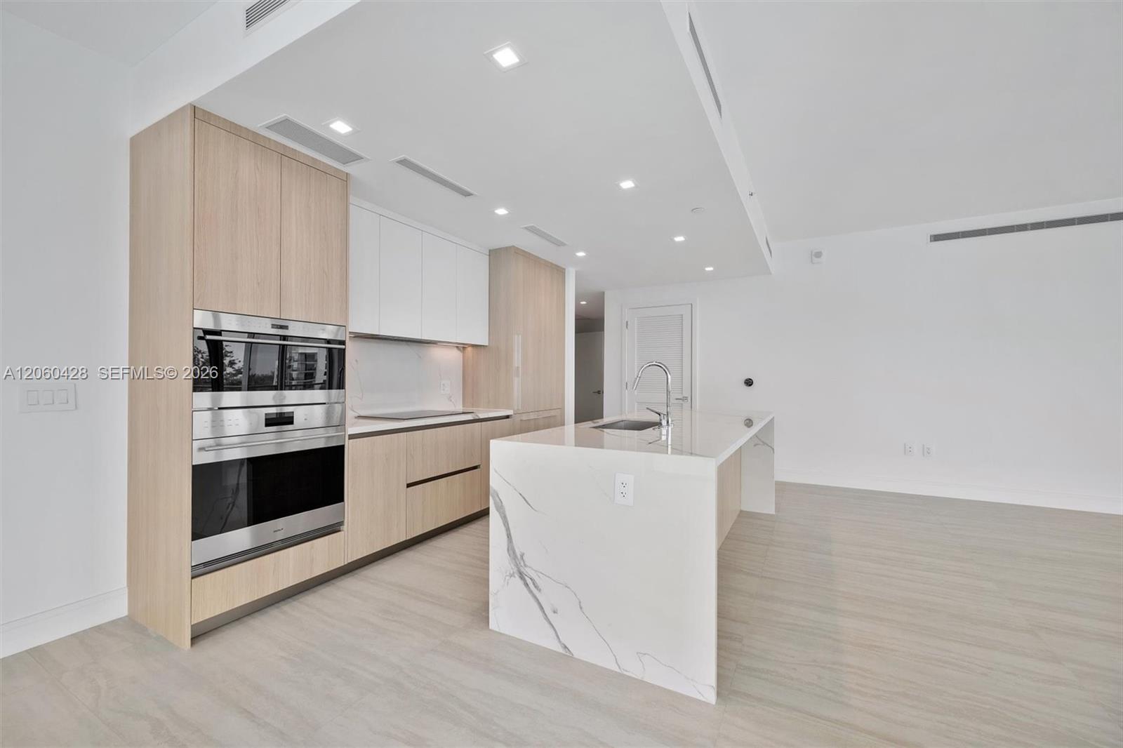 2411 Laguna Circle