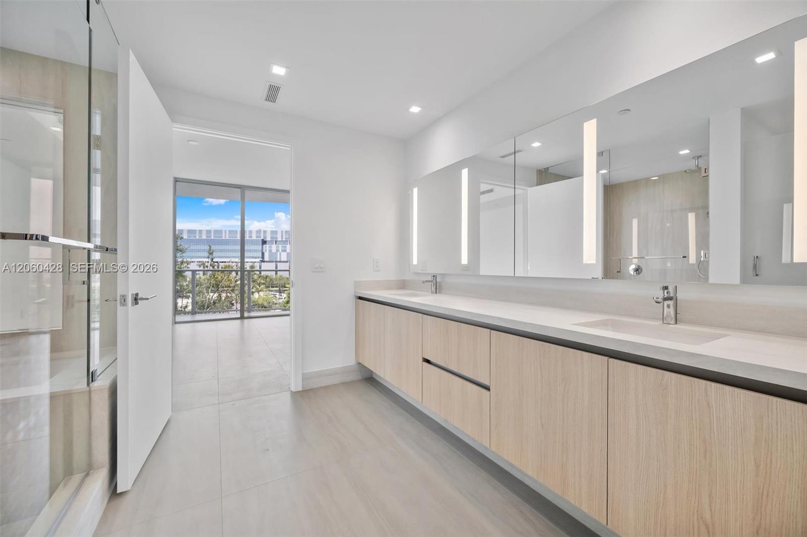 2411 Laguna Circle