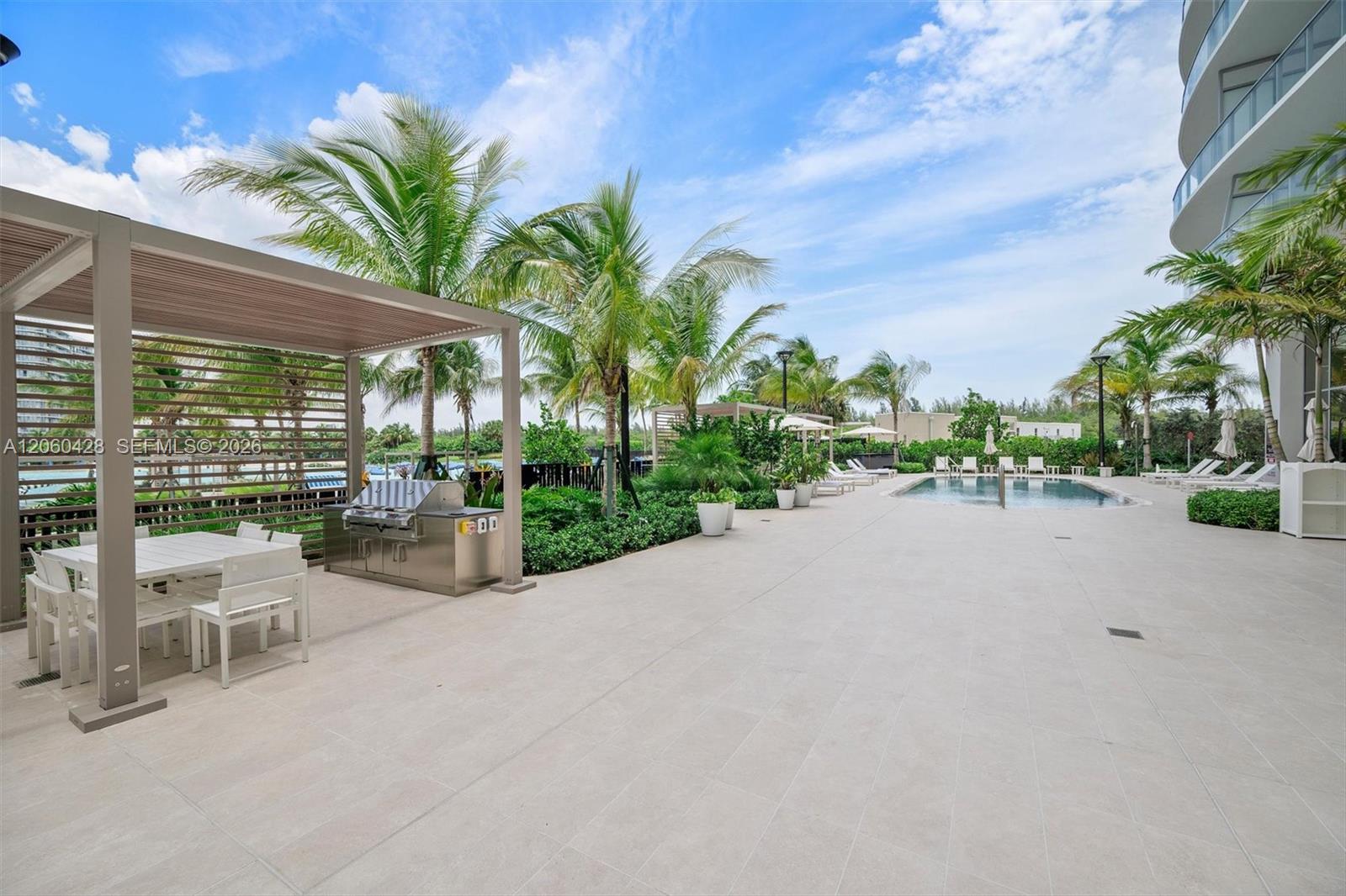 2411 Laguna Circle