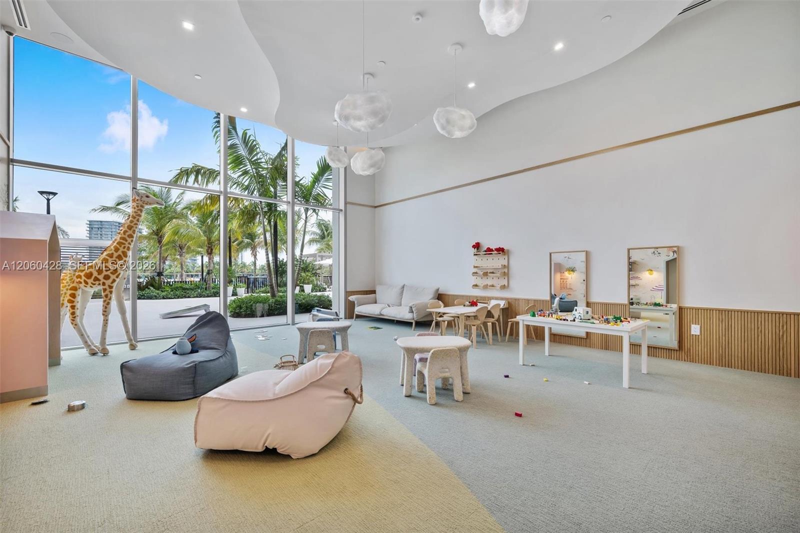 2411 Laguna Circle