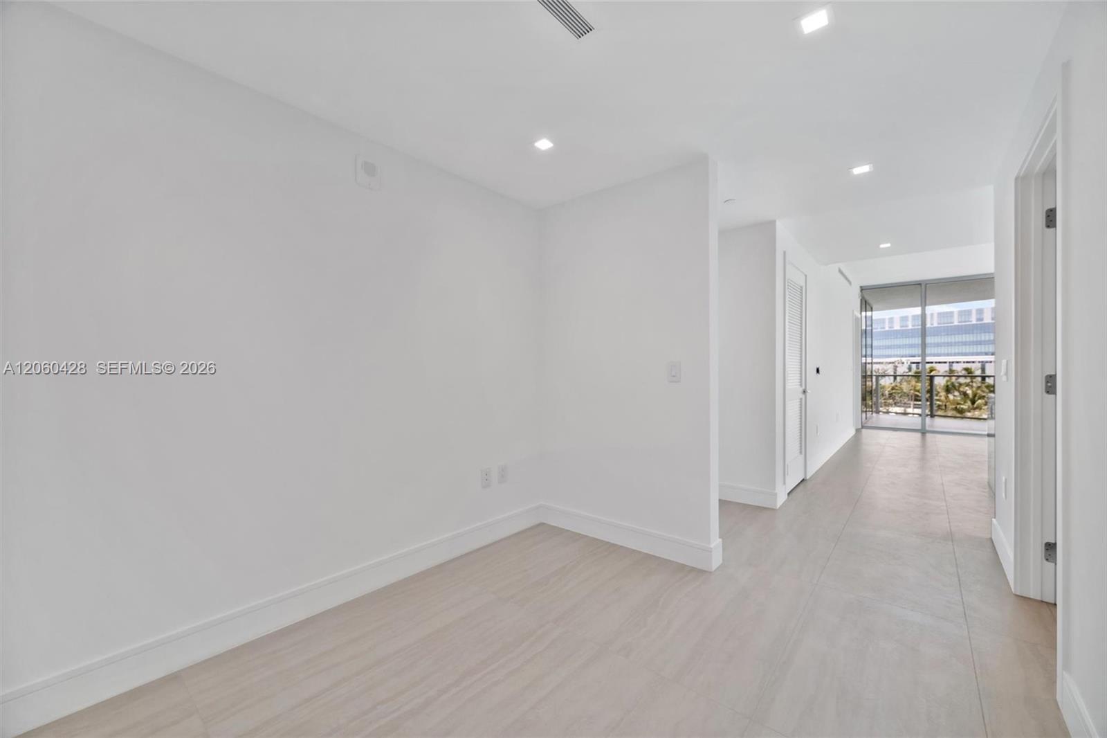 2411 Laguna Circle