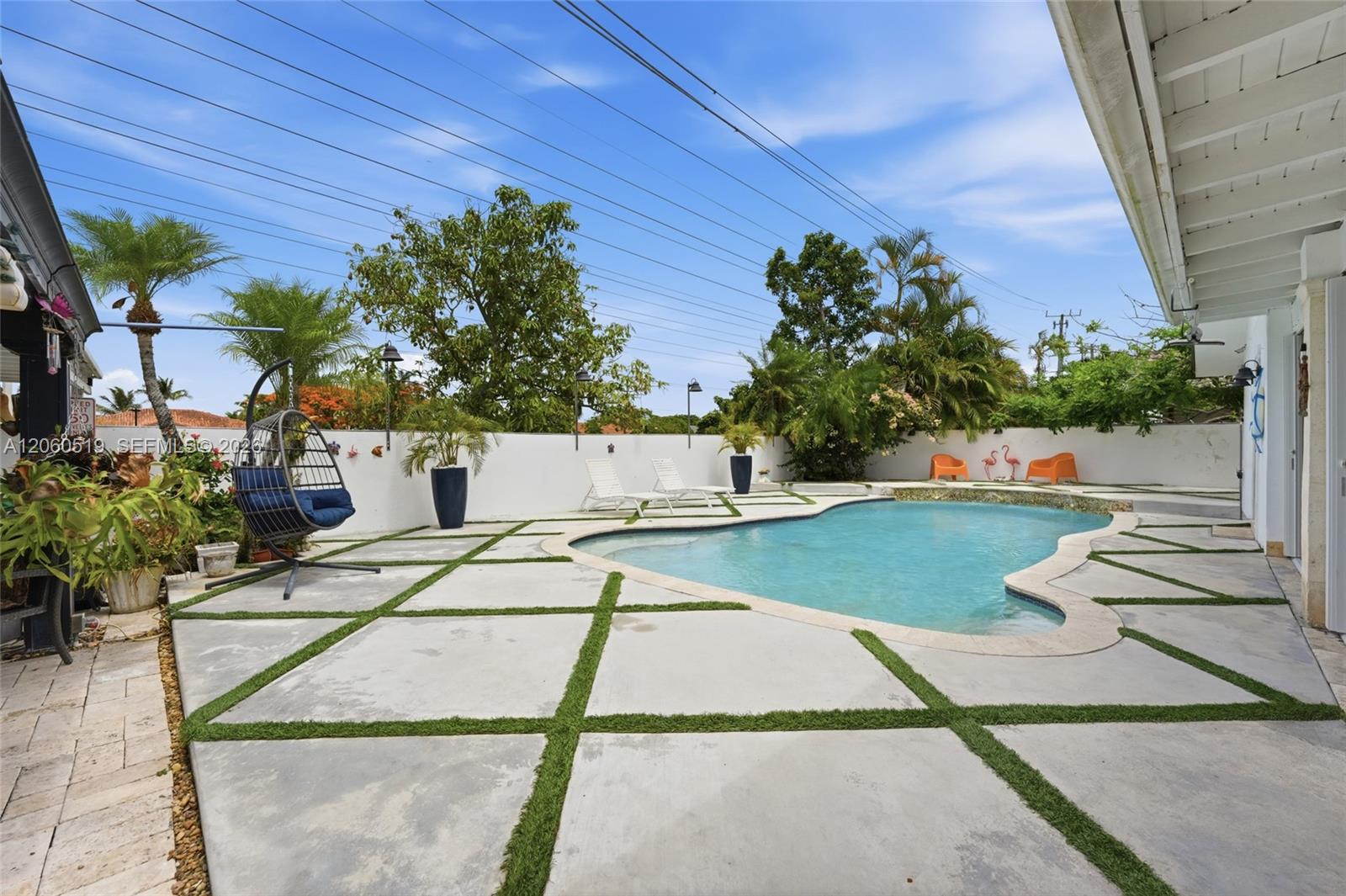 323 NW 136th Place
