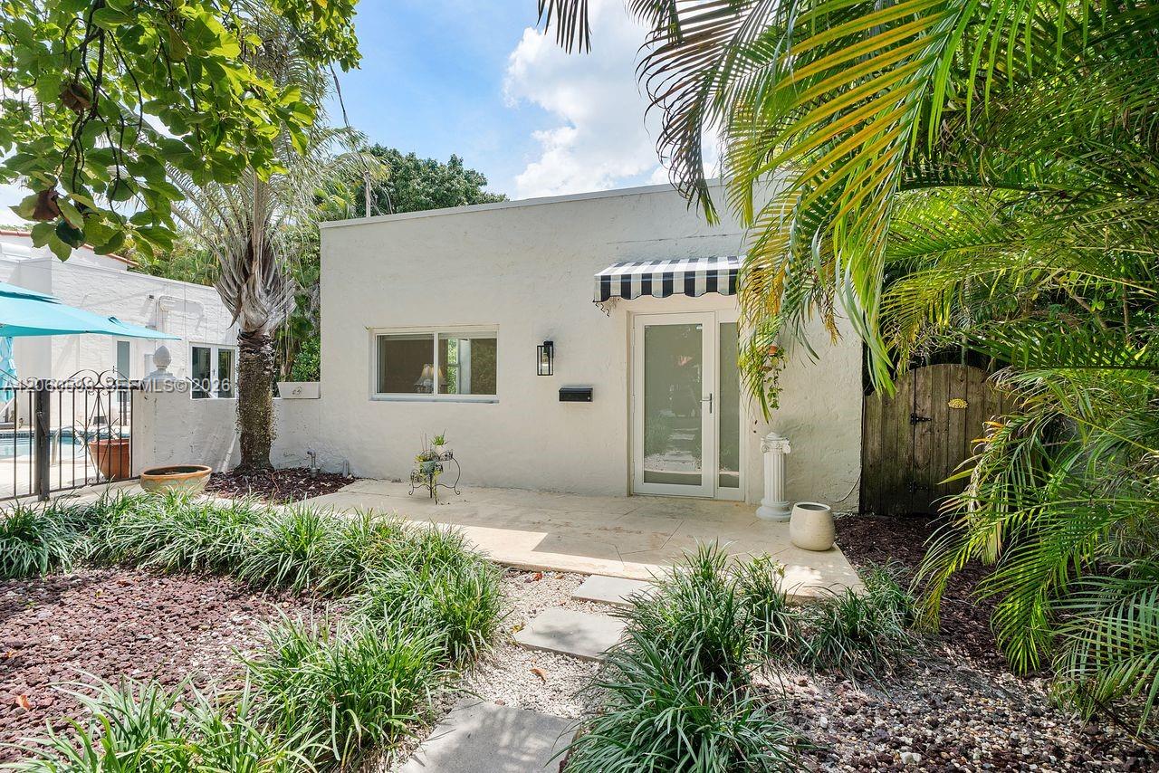 1042 Sorolla Avenue