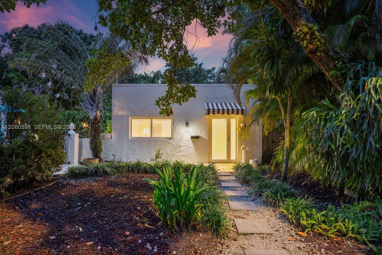 1042 Sorolla Avenue