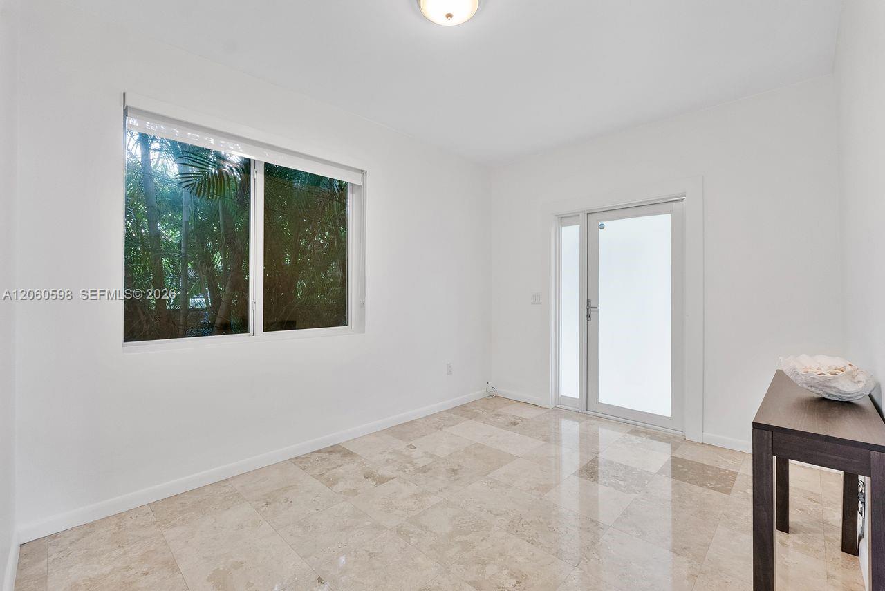 1042 Sorolla Avenue
