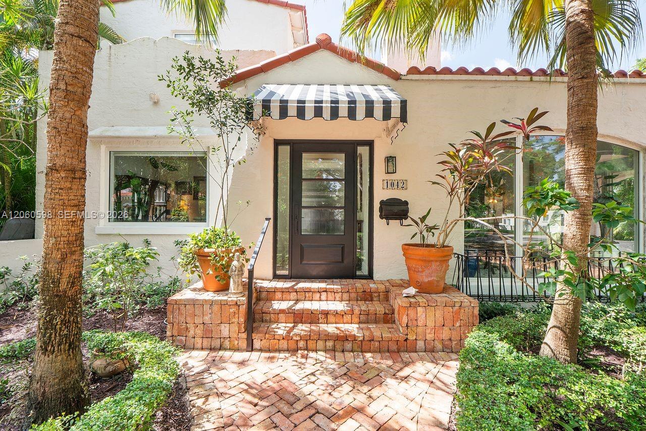 1042 Sorolla Avenue