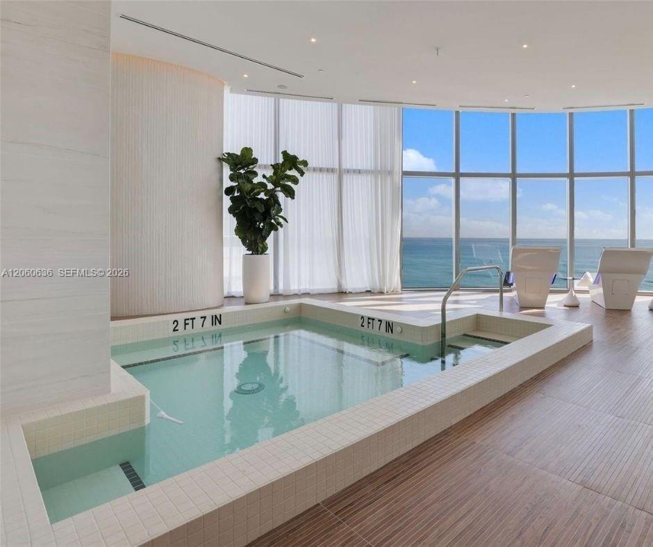 15701 Collins Avenue