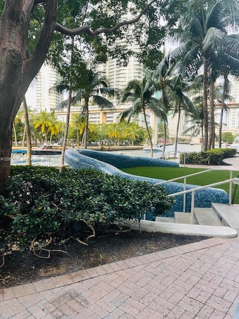 185 SW 7th Street