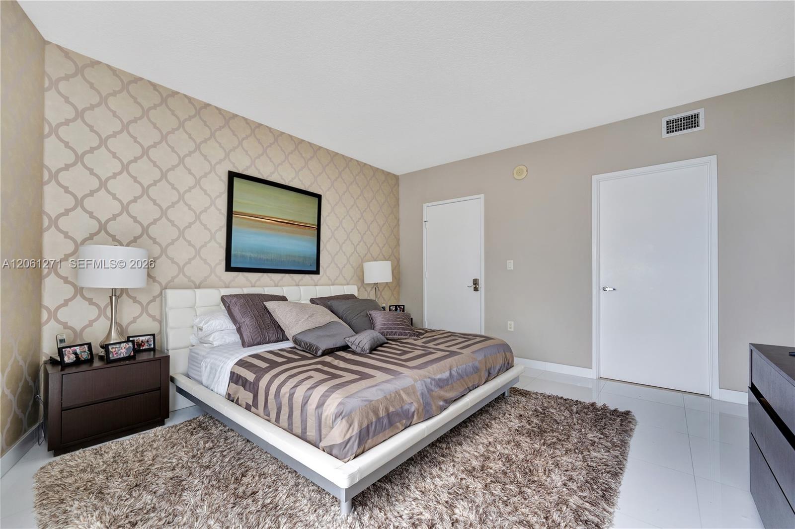 250 Sunny Isles Boulevard