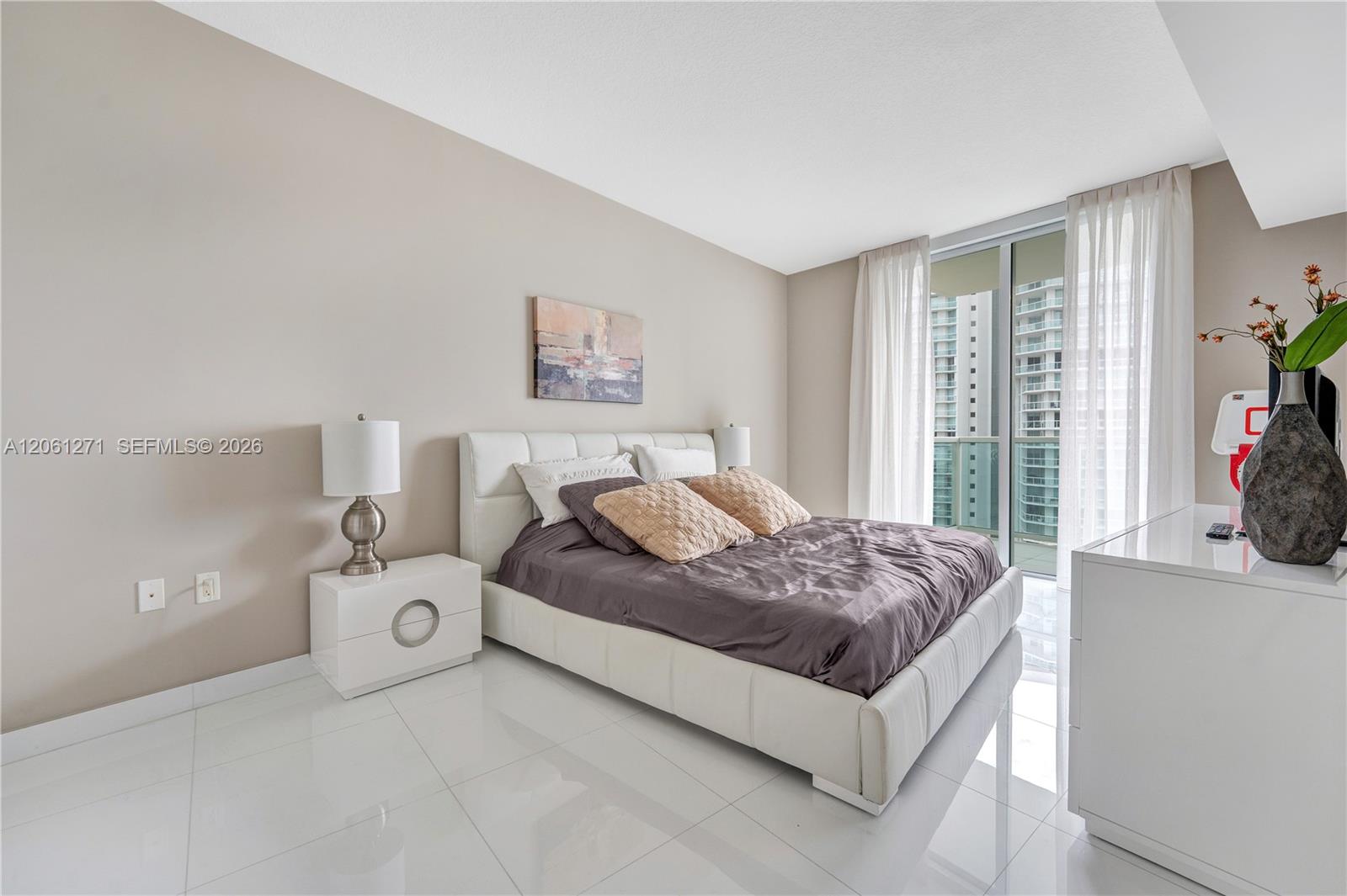 250 Sunny Isles Boulevard