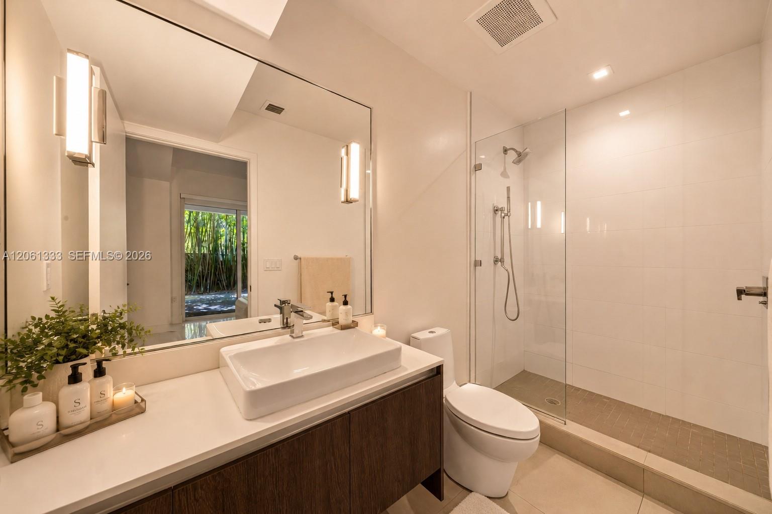 455 NE 39th Street