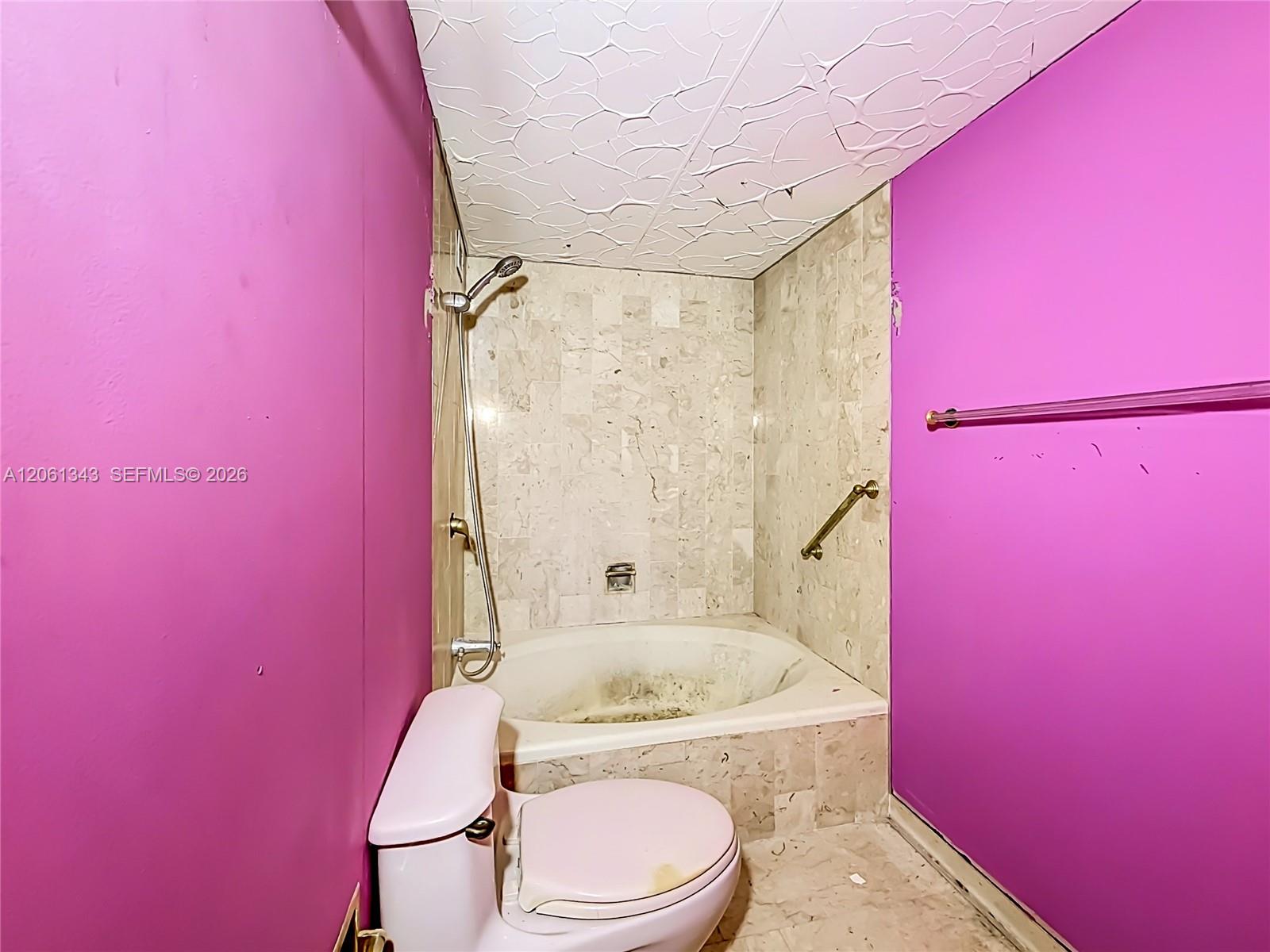 1800 NE 114th Street