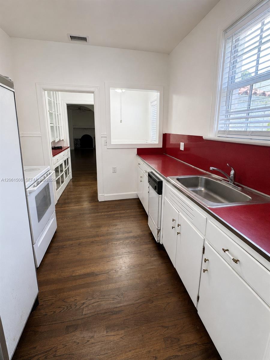 231 Viscaya Avenue