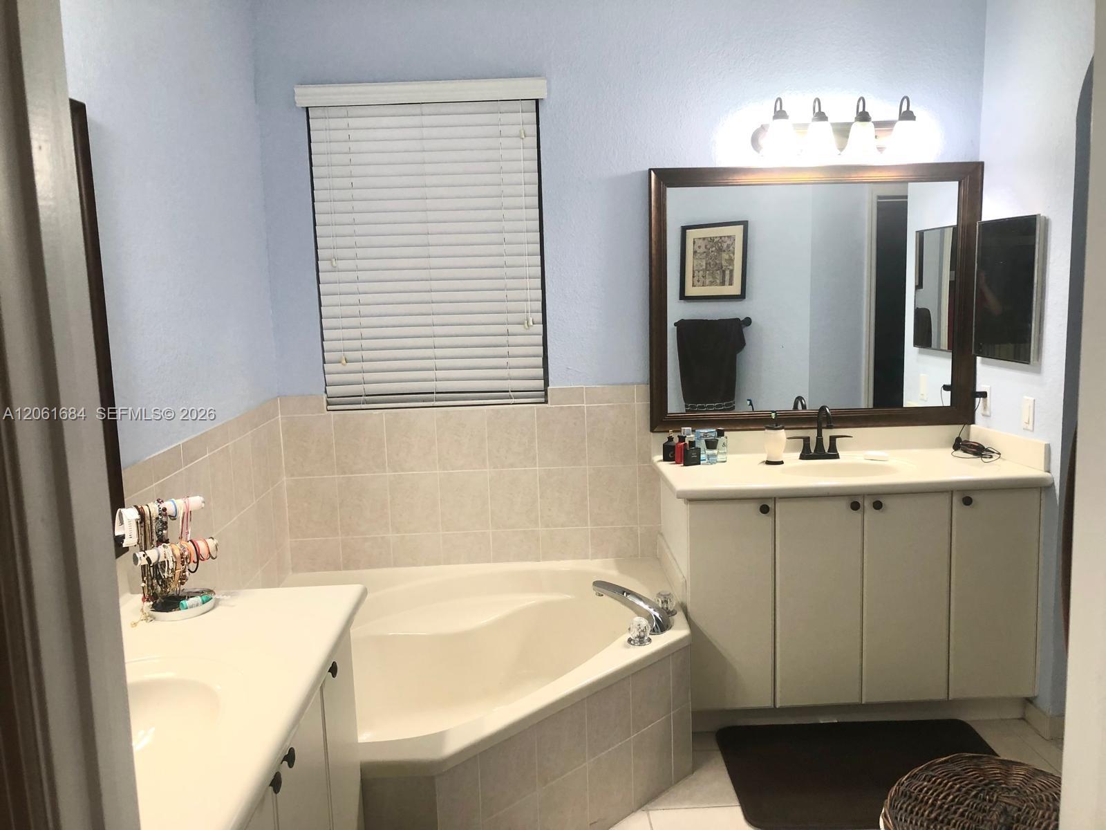 11814 SW 137th Path