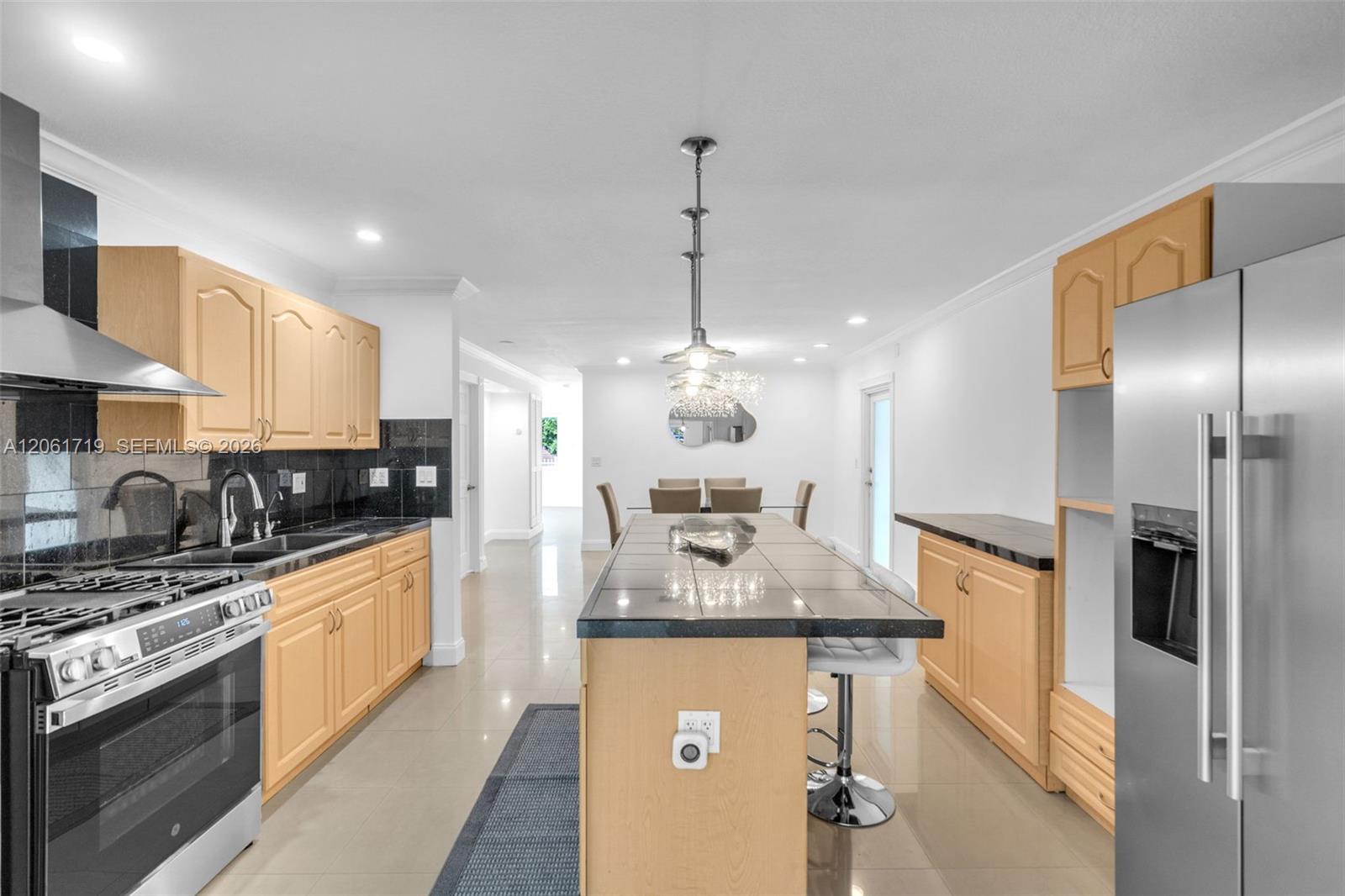 3685 W 9th Avenue